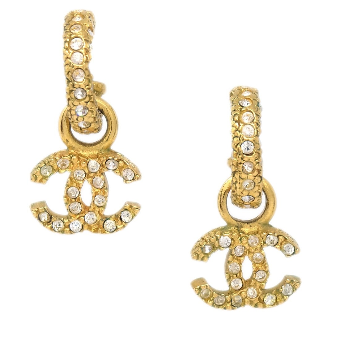 Chanel 01P Gold-Plated Rhinestone Dangle Earrings: Chanel 01P Gold-Plated Rhinestone Dangle Earrings Elevate your accessory collection with these stunning Chanel Dangle Pierced Earrings. Crafted with a luxurious gold-plated finish, these earrings feat