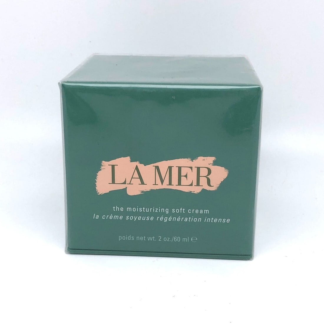 LA MER Moisturizing Soft Cream 2 oz Daily Face and Neck Moisturizer: LA MER Moisturizing Soft Cream 2 oz Daily Face and Neck Moisturizer Experience the luxurious hydration of LA MER The Moisturizing Soft Cream, specially formulated for daily use on the face and neck. T