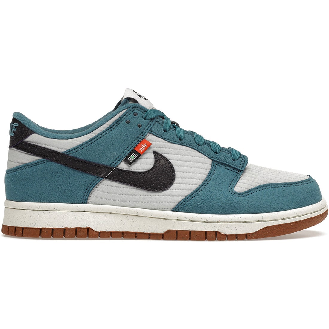 Dunk Low SE Next Nature Rift Blue Sneakers by Nike: Dunk Low SE Next Nature Rift Blue Sneakers by Nike The Nike Dunk Low SE Next Nature Rift Blue sneakers are authentic and un-used, featuring a stylish design in Rift Blue. These shoes are offered in me