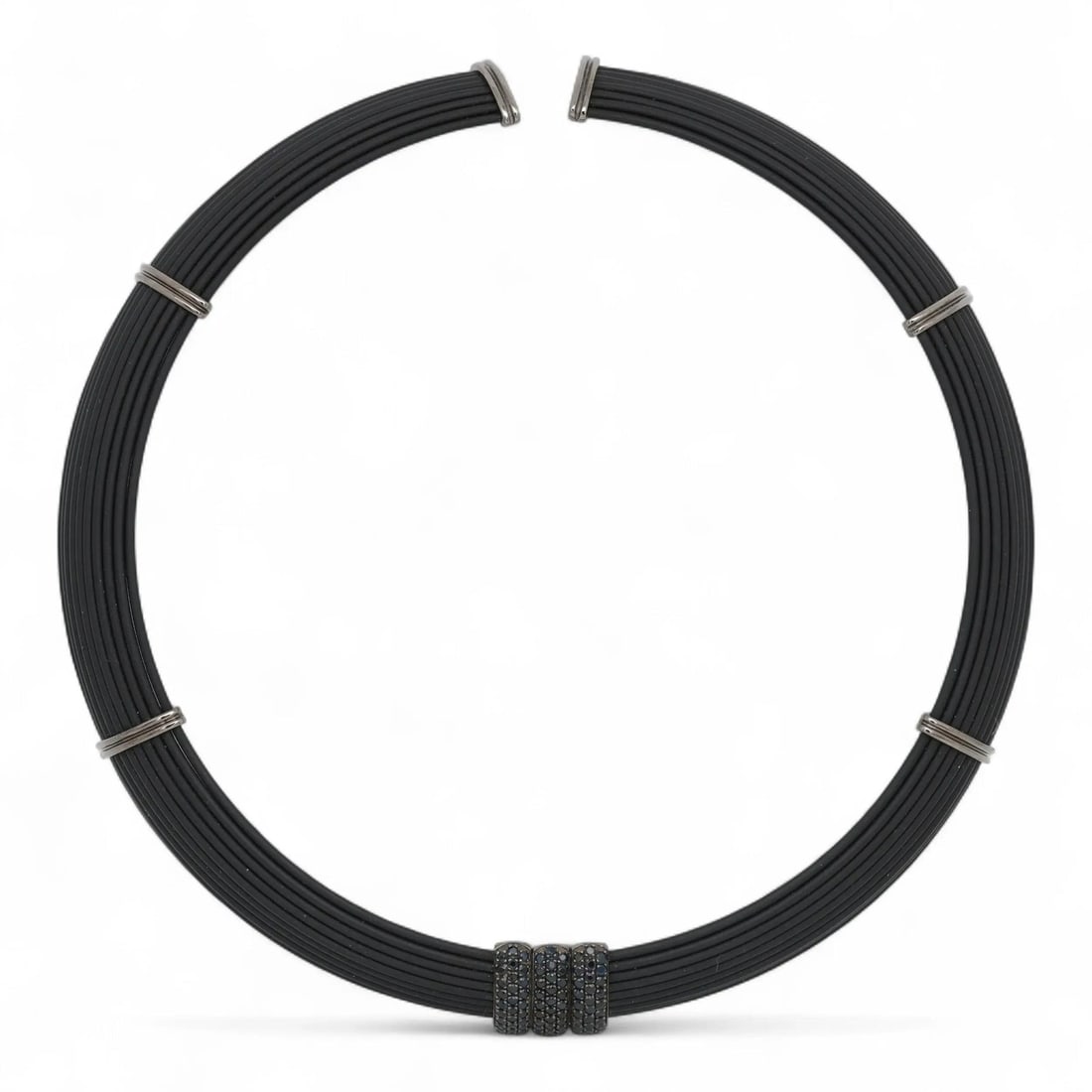 18K Gold Choker Necklace with Black Diamonds and Rubber by Roberto Coin: 18K Gold Choker Necklace with Black Diamonds and Rubber by Roberto Coin This Roberto Coin choker necklace showcases a unique design with round-cut natural black diamonds set in a pave style on 18k gol