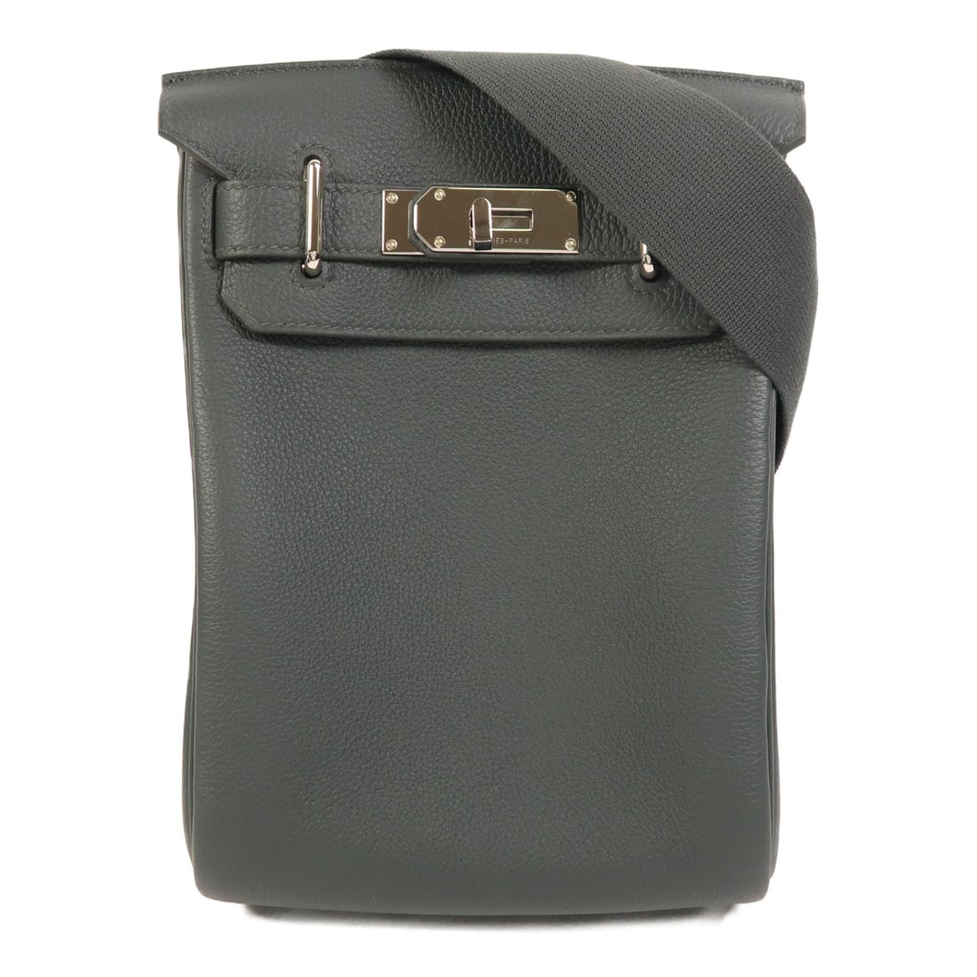 Hermes Hac A Dos PM Green Togo Leather Rucksack with Palladium Hardware: Hermes Hac A Dos PM Green Togo Leather Rucksack with Palladium Hardware This Hermes Hac A Dos PM rucksack backpack is crafted from Togo leather in a striking Vert Mangrove green. Designed as a versati