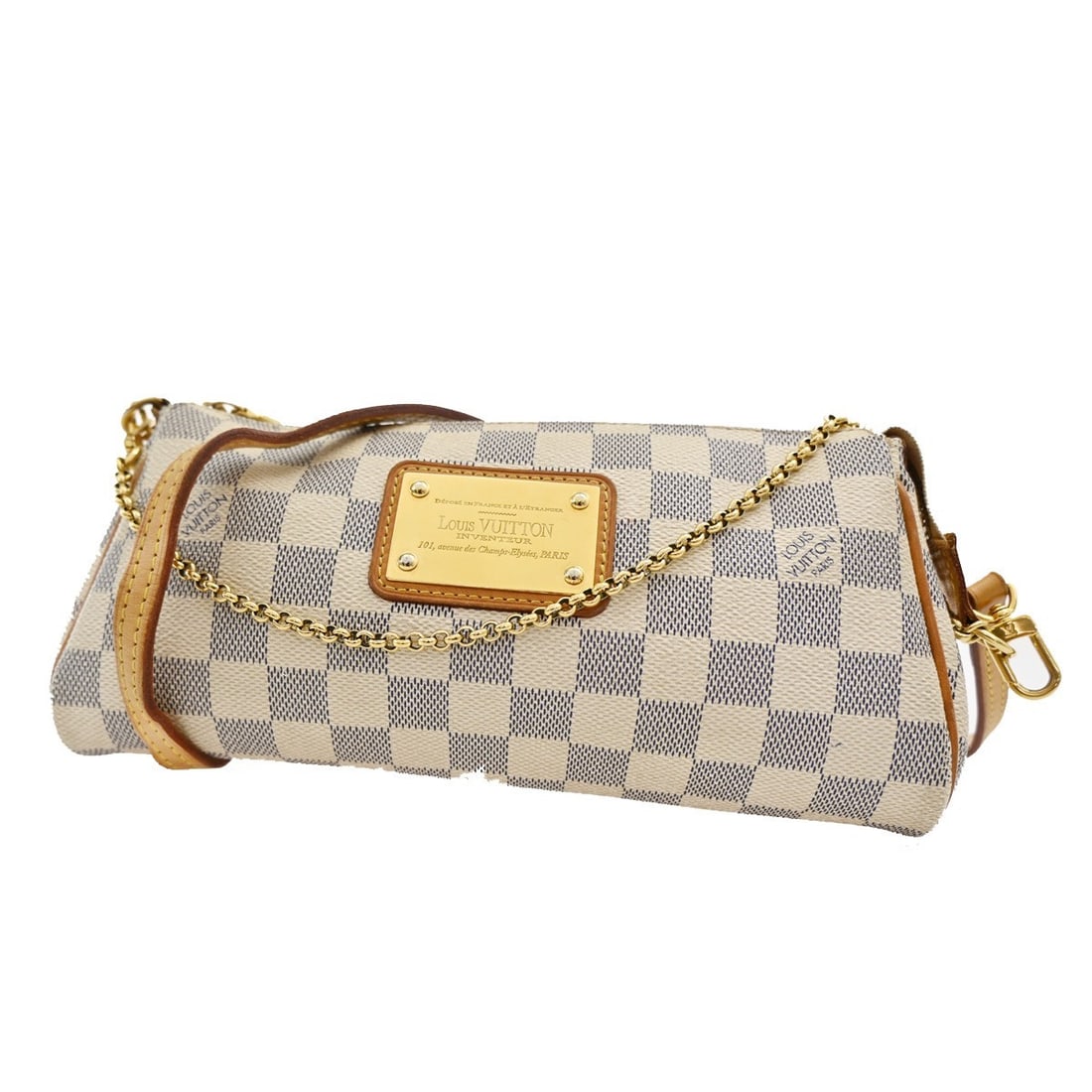 Eva Chain Shoulder Bag by Louis Vuitton in White Damier Canvas: Eva Chain Shoulder Bag by Louis Vuitton in White Damier Canvas This pre-owned Louis Vuitton Eva Handbag in Damier canvas features a white colorway and is designed for women. It shows noticeable signs