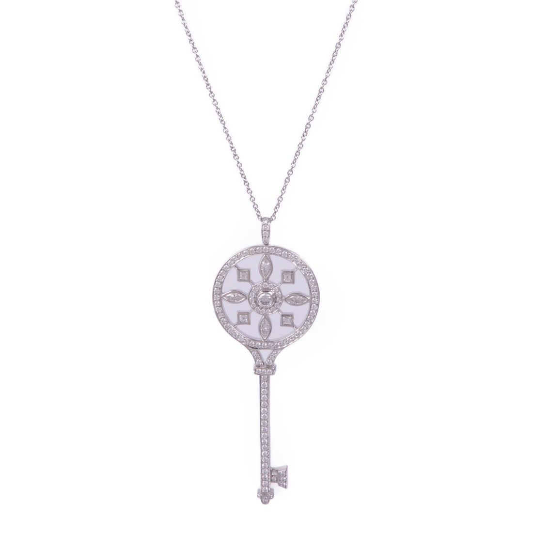 TIFFANY&CO Kaleidoscope Key Necklace in PT950 Platinum with Diamond: TIFFANY&CO Kaleidoscope Key Necklace in PT950 Platinum with Diamond Introducing the stunning TIFFANY&CO Kaleidoscope Key Diamond Necklace, crafted from high-quality Pt950 Platinum. This exquisite piec