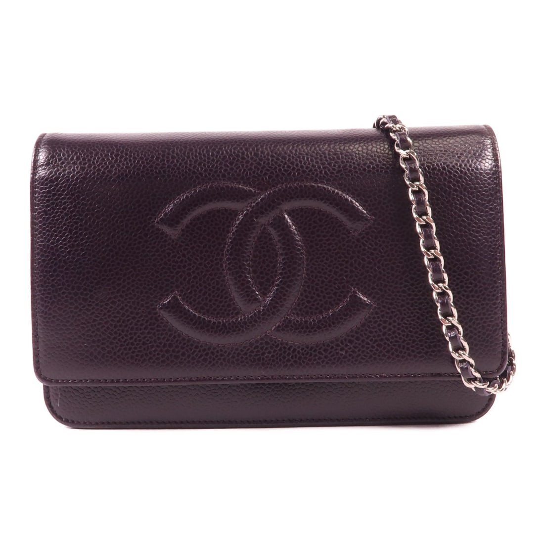 CHANEL Purple Calfskin WOC Wallet On Chain Shoulder Bag: CHANEL Purple Calfskin WOC Wallet On Chain Shoulder Bag This elegant CHANEL Wallet On Chain (WOC) shoulder bag is crafted from luxurious purple calfskin leather, showcasing a sophisticated design idea