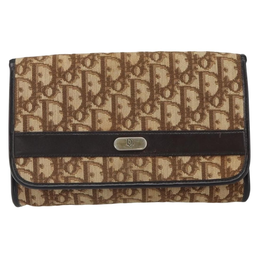 Dior Beige Canvas Trotteur Chain Shoulder Bag Vintage France: Dior Beige Canvas Trotteur Chain Shoulder Bag Vintage France This Christian Dior Vintage Trotteur Chain shoulder bag is crafted from beige canvas and features a chain shoulder strap. Designed for wome