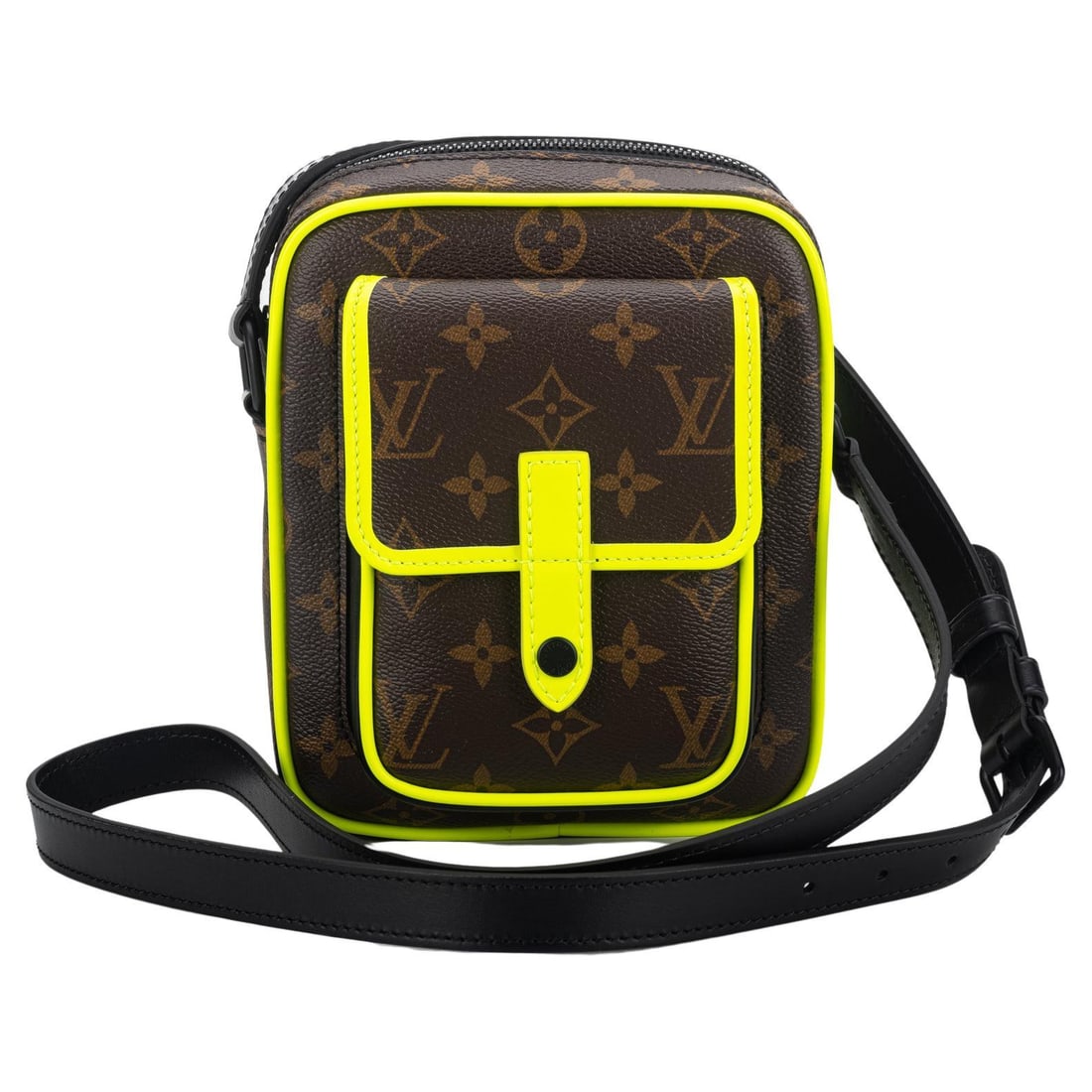 Louis Vuitton Limited Edition Macassar Christopher Crossbody Bag: Louis Vuitton Limited Edition Macassar Christopher Crossbody Bag This Louis Vuitton limited edition Macassar Christopher crossbody bag combines luxury with practicality. Its classic brown monogram coa