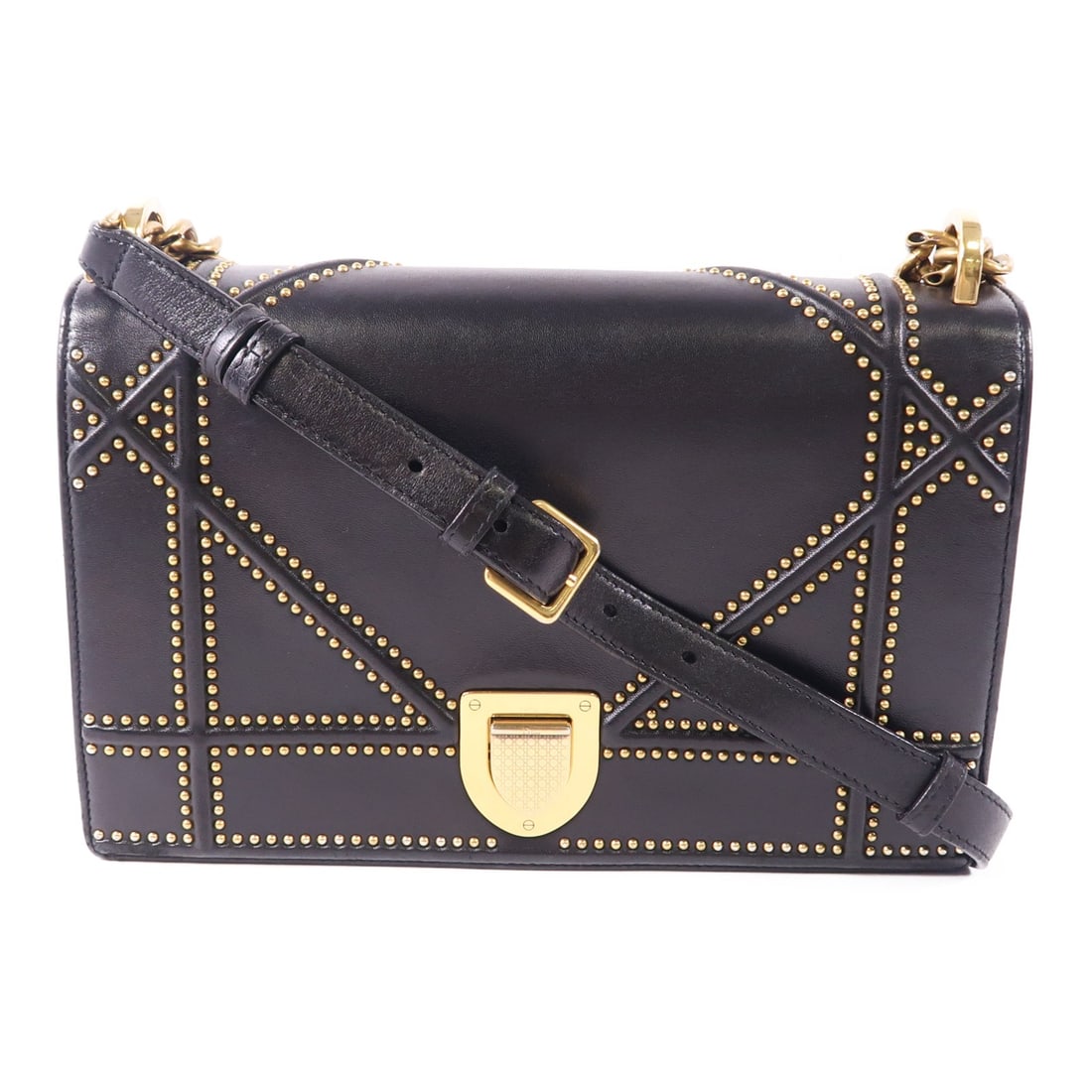 Christian Dior Diorama Chain Shoulder Bag Black Calfskin Leather GHW: Christian Dior Diorama Chain Shoulder Bag Black Calfskin Leather GHW This luxurious Christian Dior Diorama Chain Shoulder Bag is crafted from premium black calfskin leather, offering a sophisticated a