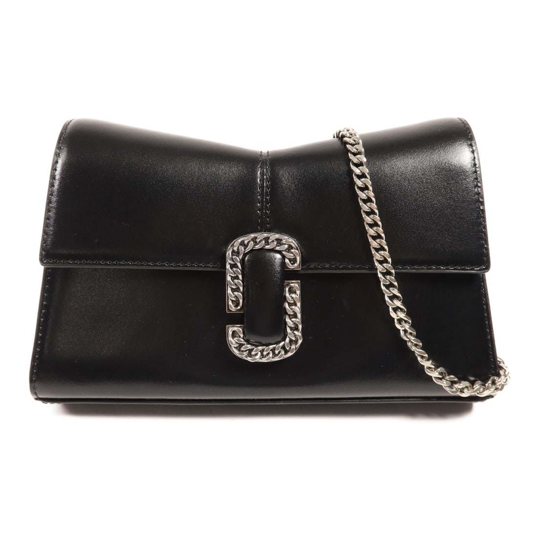 MARC JACOBS Black Calfskin Leather Chain Shoulder Bag: MARC JACOBS Black Calfskin Leather Chain Shoulder Bag Elevate your style with the MARC JACOBS SHW Chain Shoulder Bag, expertly crafted from luxurious calfskin leather in a sleek black finish. This chi