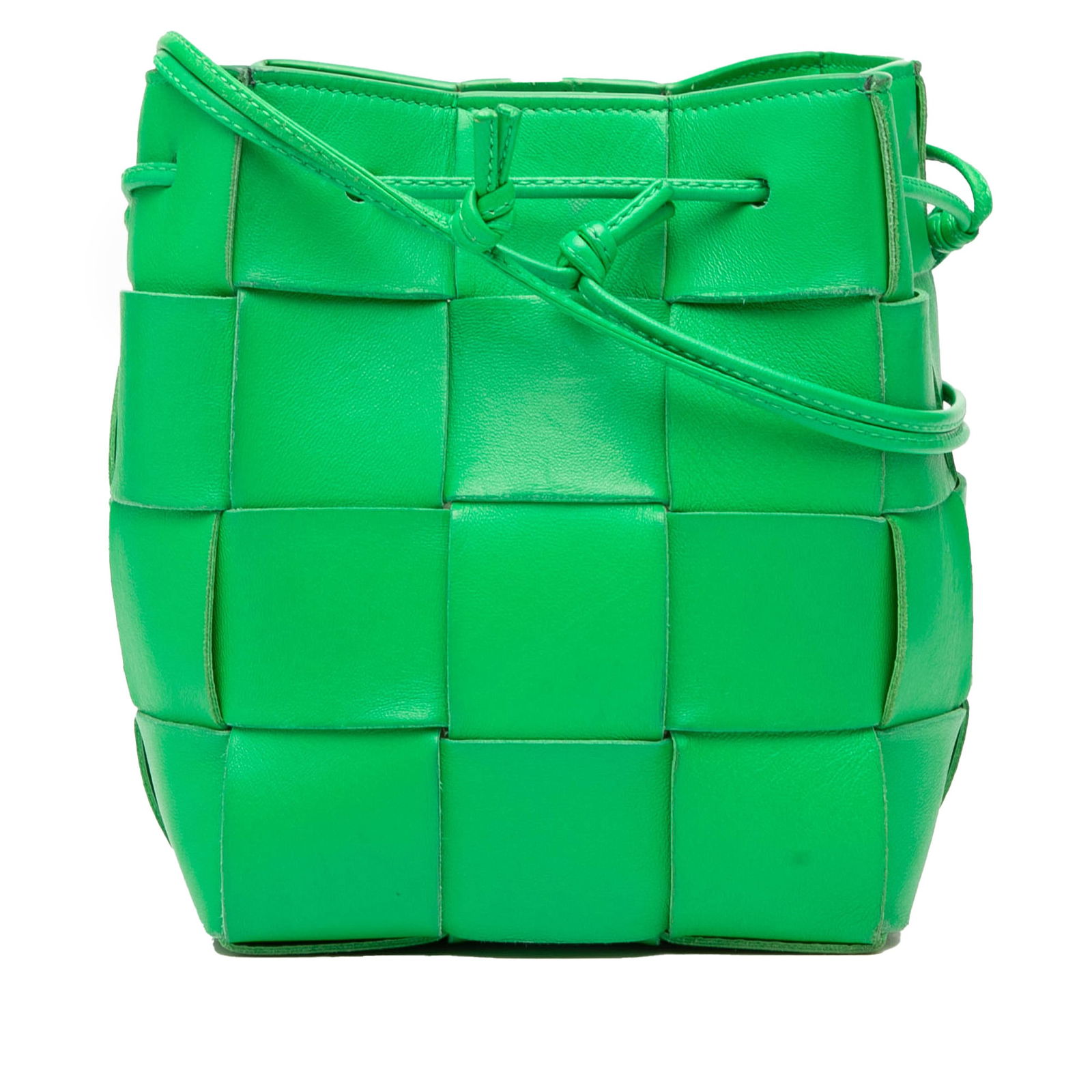 Bottega Veneta Cassette Small Maxi Intrecciato Nappa Leather Bucket Bag: Bottega Veneta Cassette Small Maxi Intrecciato Nappa Leather Bucket Bag This Bottega Veneta Small Nappa Maxi Intrecciato Cassette Bucket Bag features a woven nappa leather body in green, a flat leathe