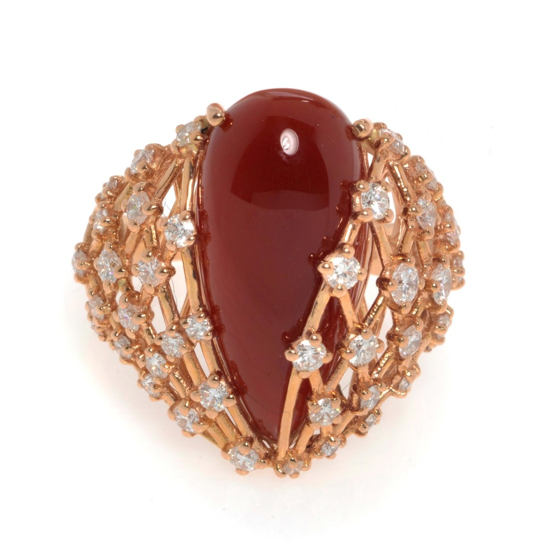 Luca Carati 18K Rose Gold Red Agate Diamond Cocktail Ring 1.22 Cttw: Luca Carati 18K Rose Gold Red Agate Diamond Cocktail Ring 1.22 Cttw This exquisite cocktail ring by Luca Carati is a stunning blend of elegance and craftsmanship. It features a striking natural pear-s