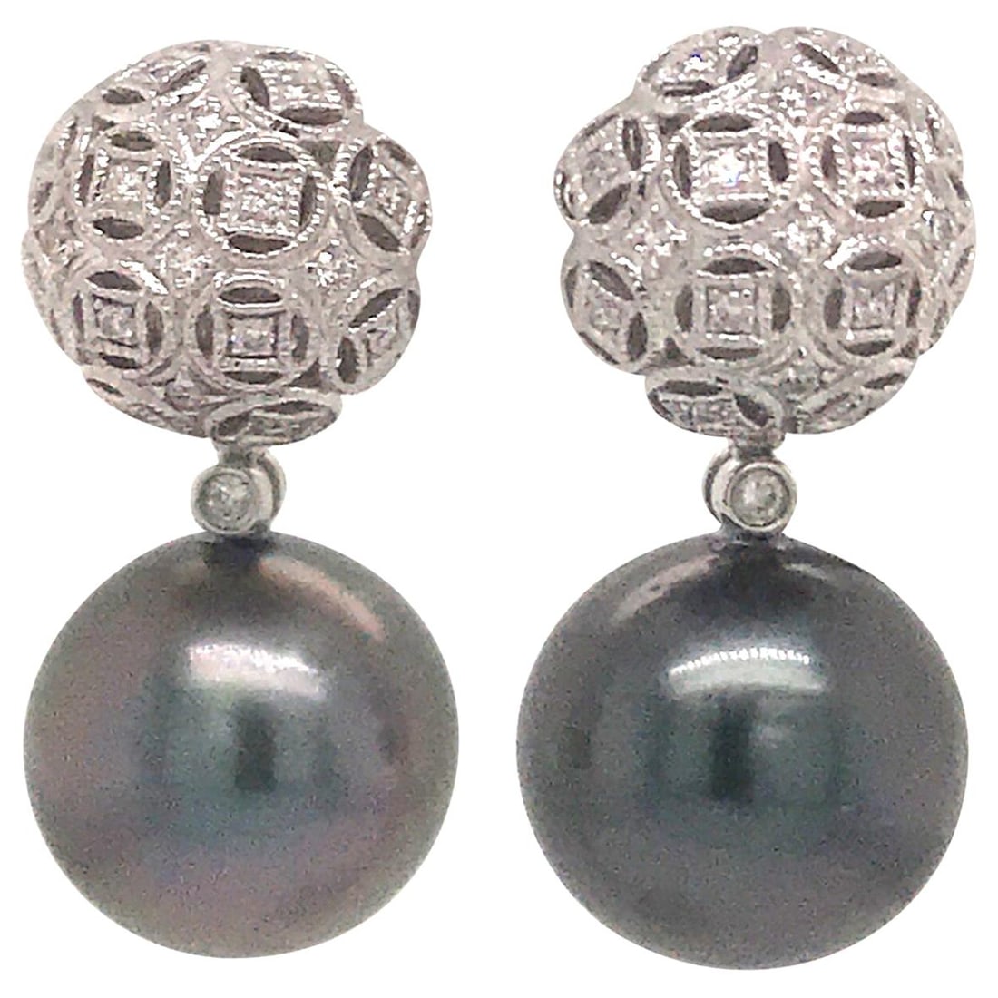Harbor Diamonds 18K White Gold Tahitian Pearl Diamond Drop Earrings 0.30ct: Harbor Diamonds 18K White Gold Tahitian Pearl Diamond Drop Earrings 0.30ct Elegantly crafted in 18K white gold, these contemporary drop earrings feature two stunning Tahitian pearls, each measuring 13