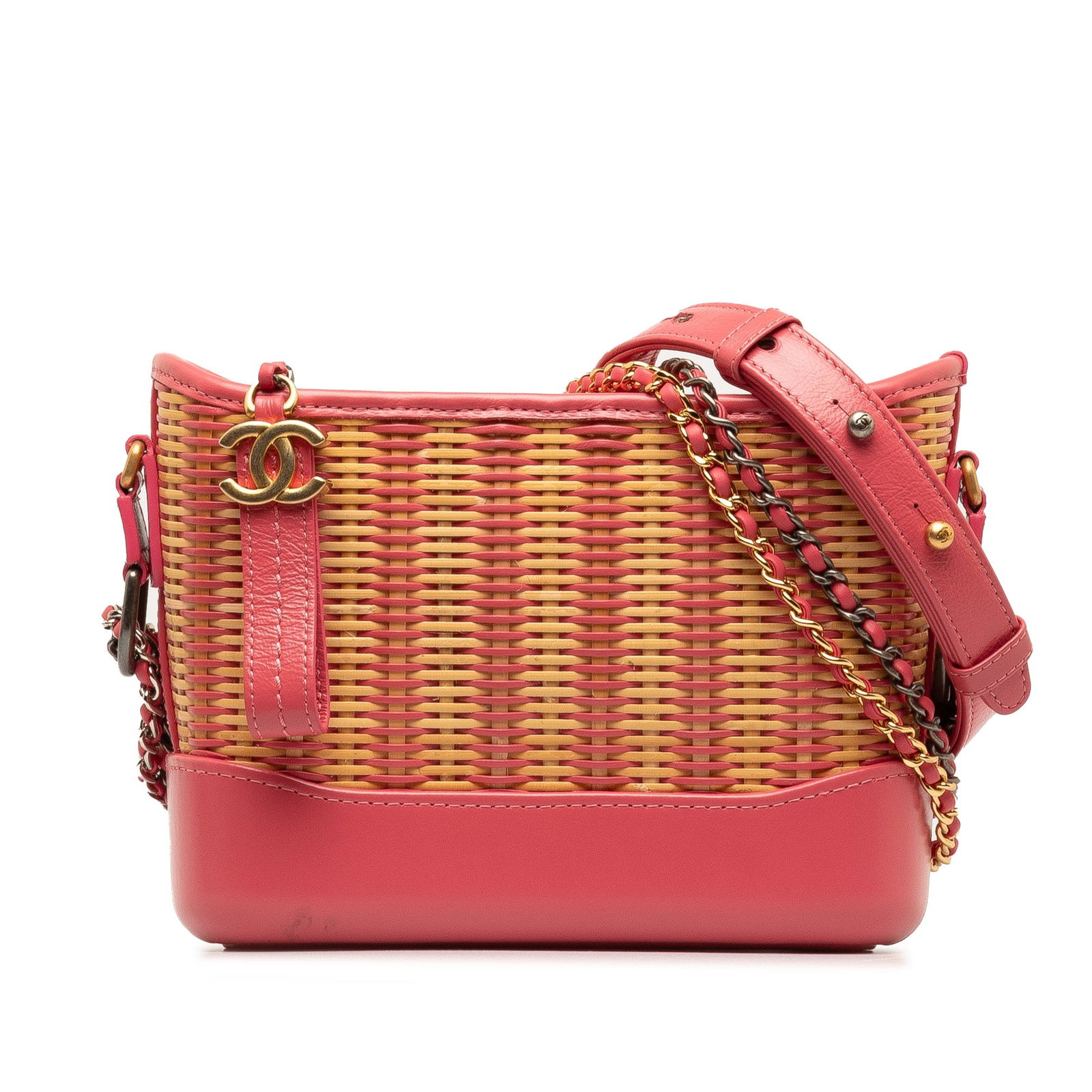 Chanel Pink Small Rattan Gabrielle Crossbody Bag: Chanel Pink Small Rattan Gabrielle Crossbody Bag This Chanel Small Rattan Gabrielle Crossbody bag combines natural materials with a chic design. It features a rattan body with leather trim, complement
