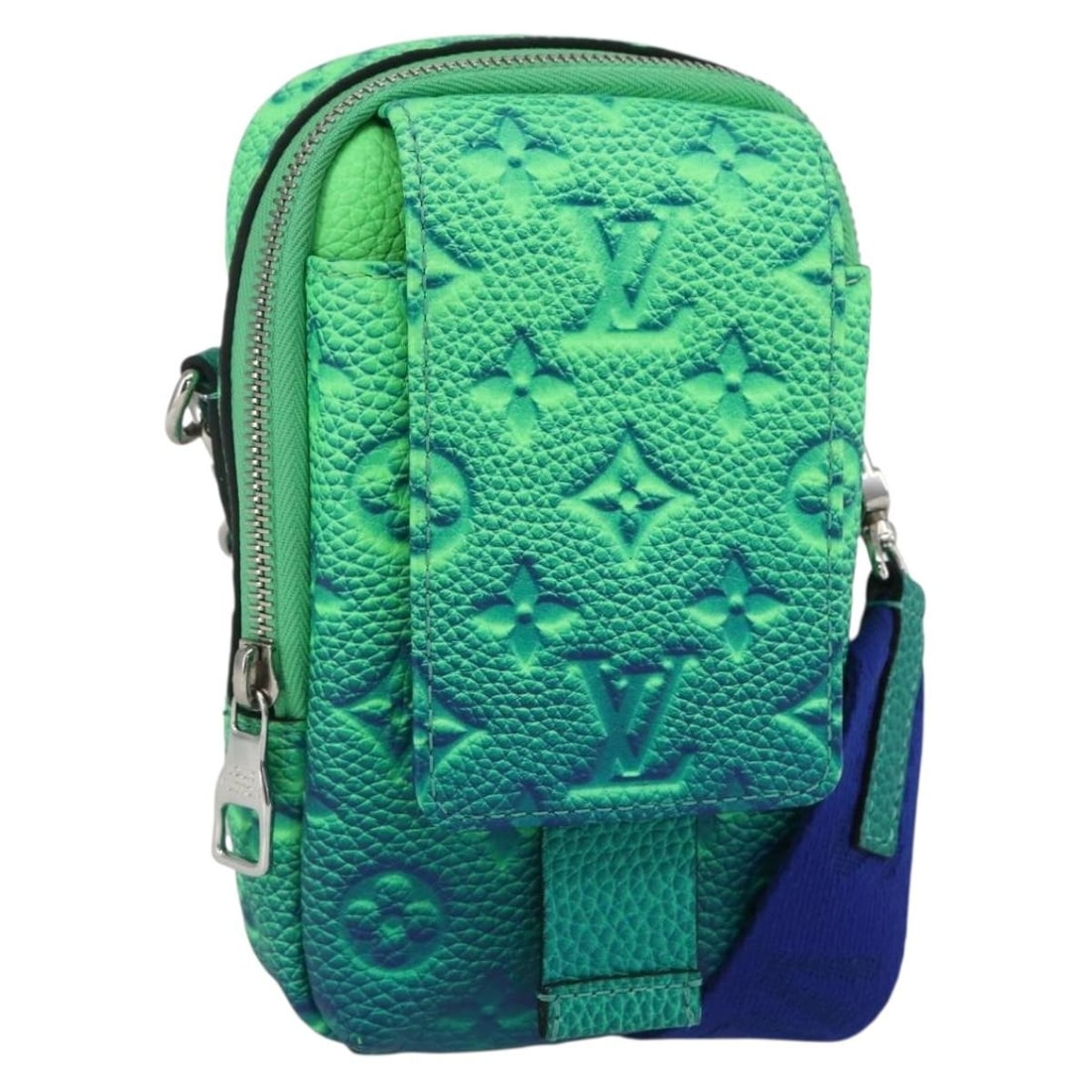 Louis Vuitton Monogram Shadow Leather Double Phone Pouch NM Green: Louis Vuitton Monogram Shadow Leather Double Phone Pouch NM Green This Louis Vuitton Double Phone Pouch NM is crafted from green leather with the Monogram Shadow design. Designed for unisex use, it fe