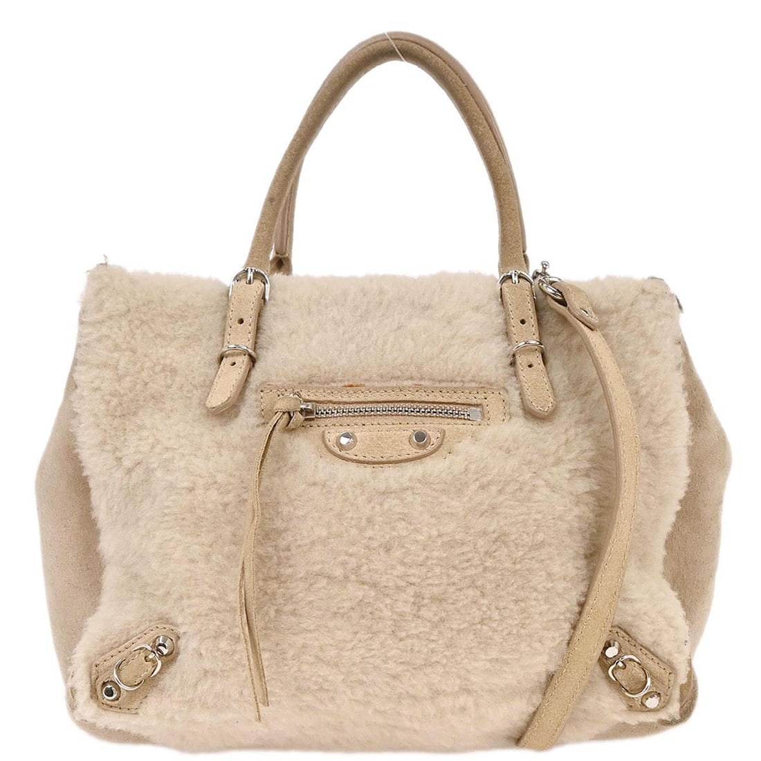 Balenciaga Papier B4 Zip Around Shearling Tote Bag Beige Fur: Balenciaga Papier B4 Zip Around Shearling Tote Bag Beige Fur This pre-owned Balenciaga Papier B4 Zip Around Classic Studs Bag is crafted from beige fur and features classic stud detailing. Designed fo
