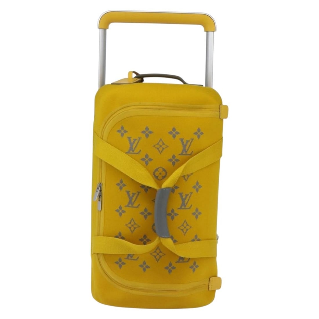Yellow Canvas Horizon Soft Duffle by Louis Vuitton Unisex 30cm x 52cm x 17cm: Yellow Canvas Horizon Soft Duffle by Louis Vuitton Unisex 30cm x 52cm x 17cm The Louis Vuitton Horizon Soft Duffle Monogram Knit is a unisex travel bag crafted from yellow canvas. Designed for durabil