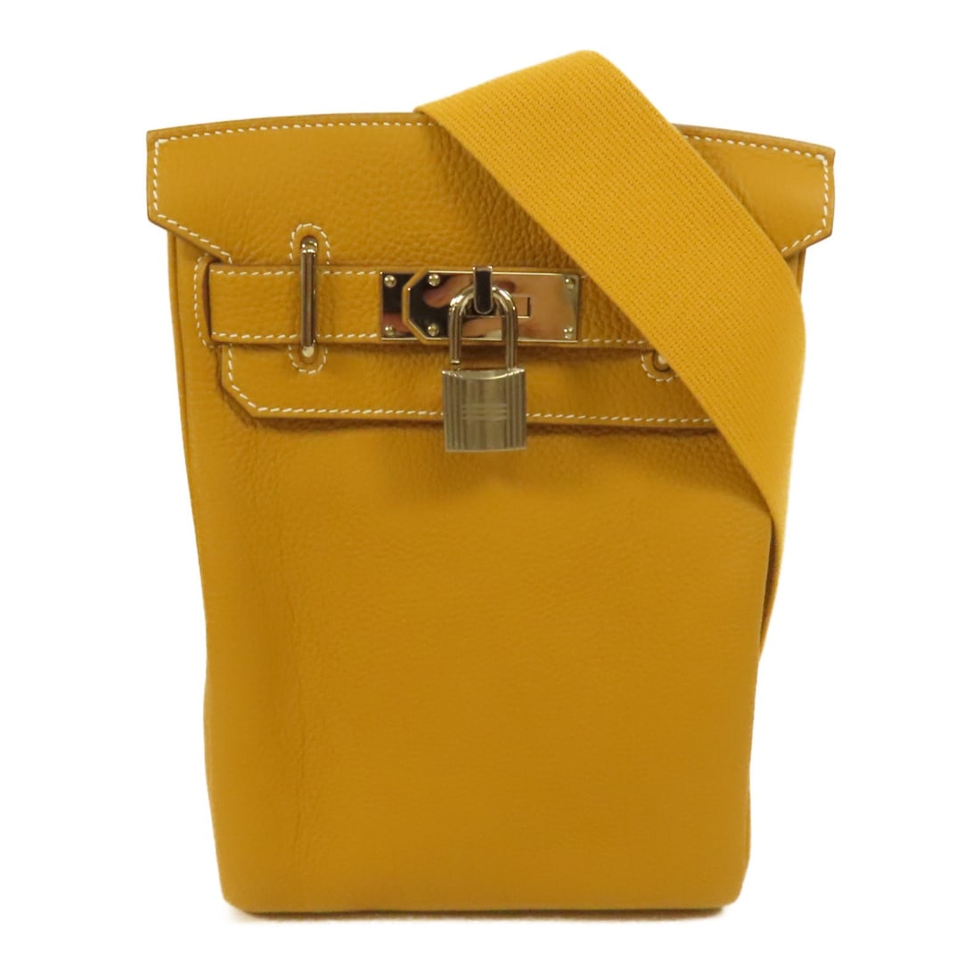 HERMES Hac A Dos PM Backpack Togo Leather Brown PHW: HERMES Hac A Dos PM Backpack Togo Leather Brown PHW This exquisite HERMES Hac A Dos PM Backpack is crafted from premium Togo leather in a stunning natural sable brown. Designed as a stylish rucksack,