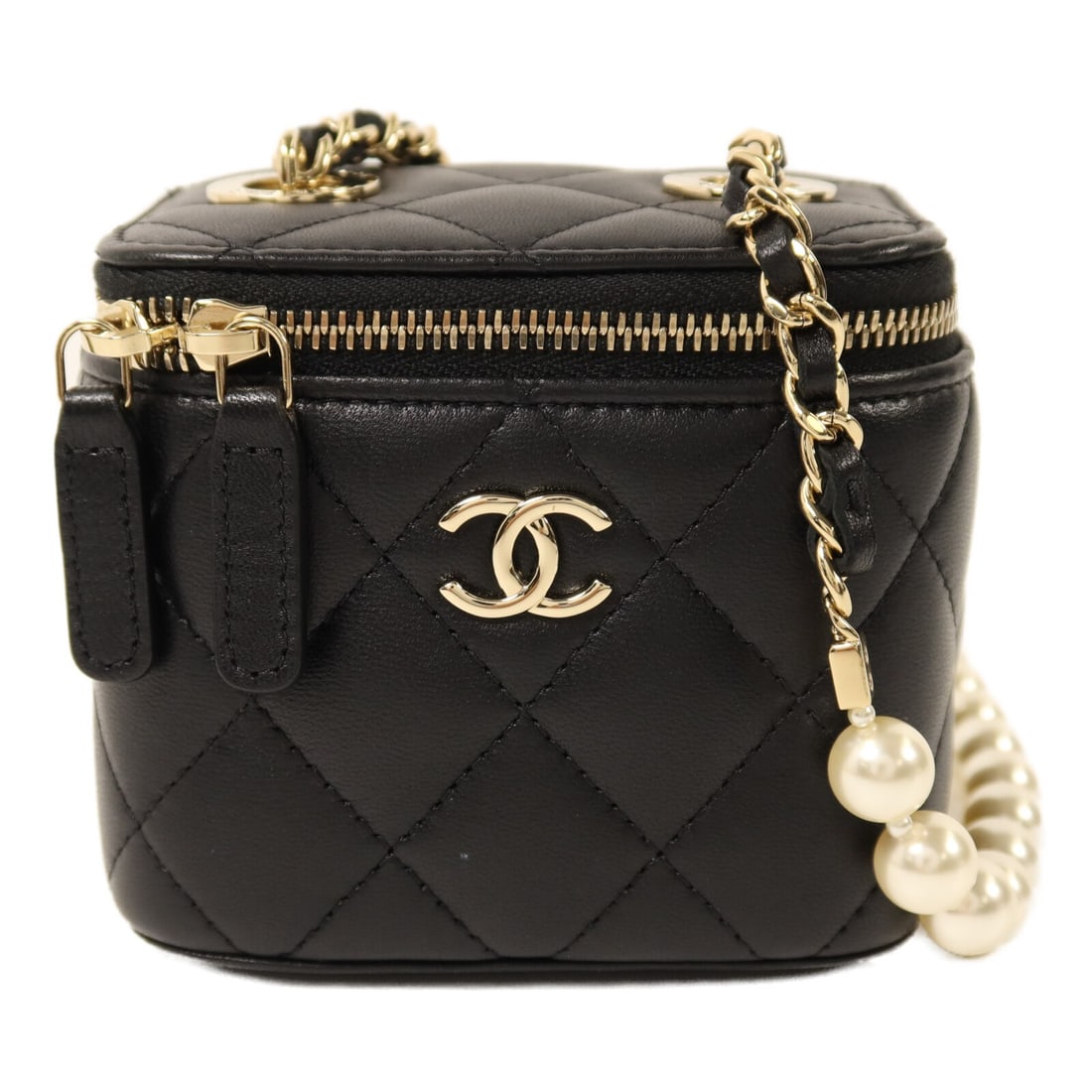 Chanel Mini Pearl Vanity Shoulder Bag Black Lambskin Gold Hardware: Chanel Mini Pearl Vanity Shoulder Bag Black Lambskin Gold Hardware This Chanel CC Mini Pearl Vanity Case is crafted from black lambskin leather and features a chain shoulder strap. The bag is accented