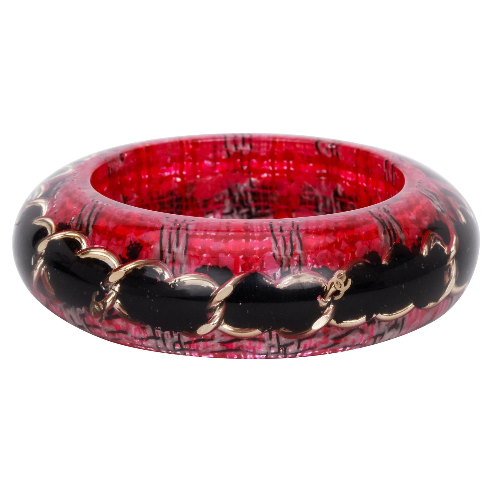 Chanel Lucite Bangle Bracelet with Black String Inlay 2014 Italy: Chanel Lucite Bangle Bracelet with Black String Inlay 2014 Italy Elevate your accessory collection with this exquisite Chanel bangle bracelet featuring a clear lucite chain inlay and a sleek black str