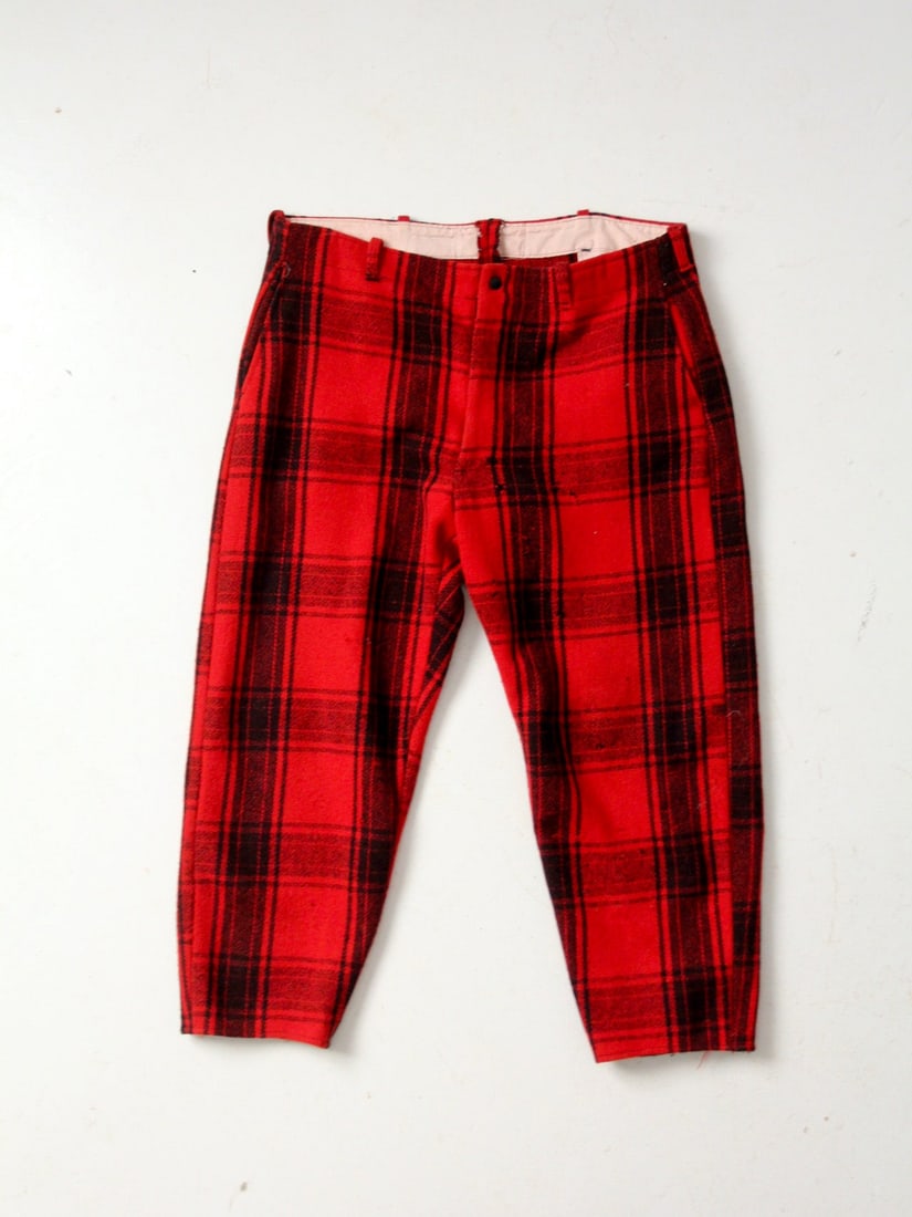 1940s Vintage Red Black Plaid Wool Hunting Pants 41 x 26: 1940s Vintage Red Black Plaid Wool Hunting Pants 41 x 26 Step back into the classic style of the 1940s with these vintage plaid wool hunting pants. Crafted from heavy cut wool, these pants feature a s