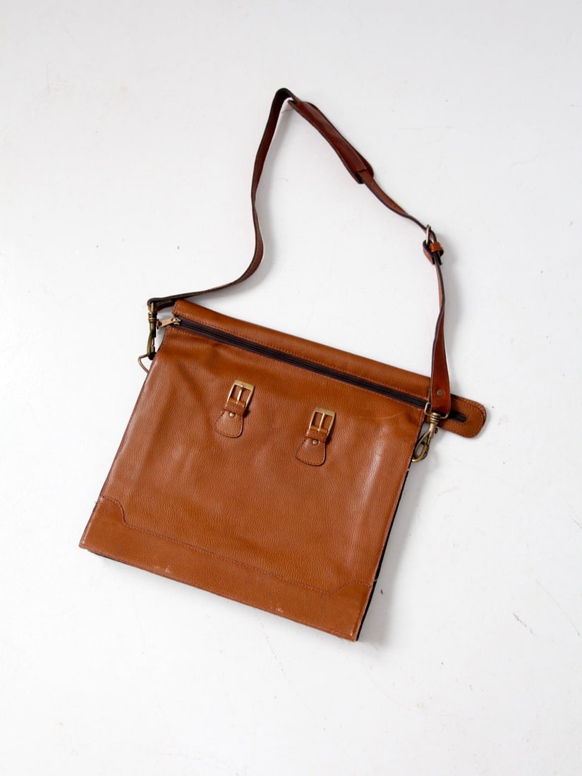 1970s Vintage Brown Leather Messenger Bag with Brass Details (1 of 11)