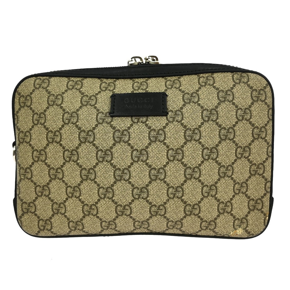 Gucci GG Beige Leather PVC Small Clutch Bag Model 495455 520981: Gucci GG Beige Leather PVC Small Clutch Bag Model 495455 520981 This Gucci Beige GG Clutch Bag is a stylish accessory that complements any ensemble. Crafted from a blend of leather and PVC, it feature