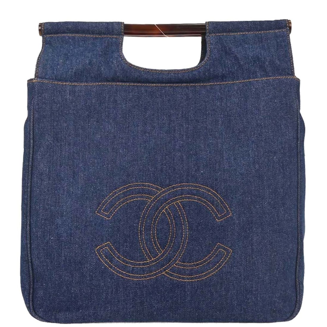 Chanel Blue Denim Large Handbag with Magnetic Closure: Chanel Blue Denim Large Handbag with Magnetic Closure This stylish Chanel Blue Denim Handbag is perfect for making a fashion statement. Crafted from durable denim, it features a striking blue exterior