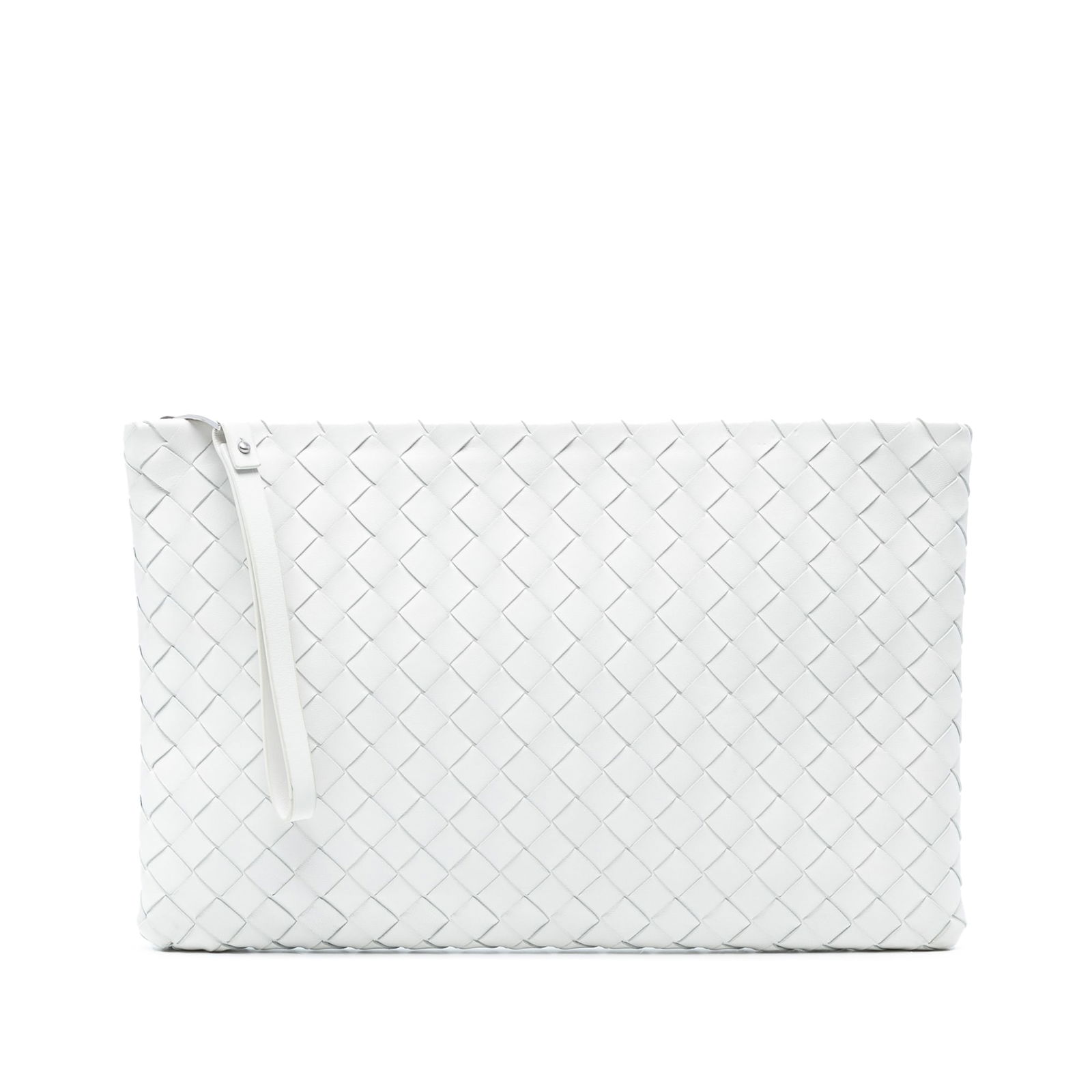Bottega Veneta White Nappa Intrecciato Leather Wristlet Clutch: Bottega Veneta White Nappa Intrecciato Leather Wristlet Clutch This elegant Bottega Veneta Nappa Intrecciato Wristlet Clutch showcases a refined woven leather body, complemented by a flat leather wris