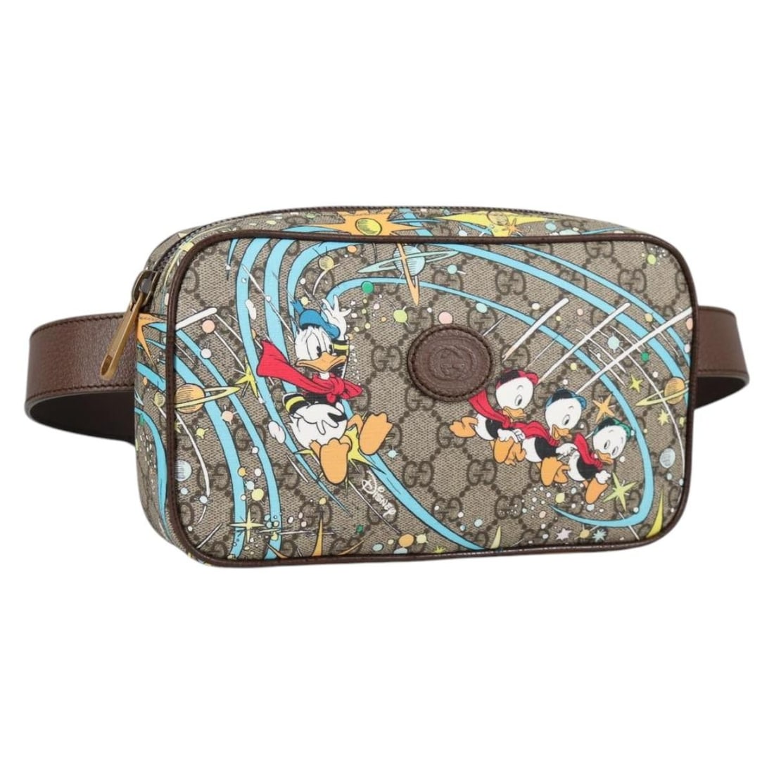 GUCCI GG Supreme Disney Waist Bag PVC Beige 602695 Authentic: GUCCI GG Supreme Disney Waist Bag PVC Beige 602695 Authentic This stylish GUCCI GG Supreme Disney Collaboration Waist Bag is crafted from durable PVC leather, showcasing a chic beige exterior. Designe