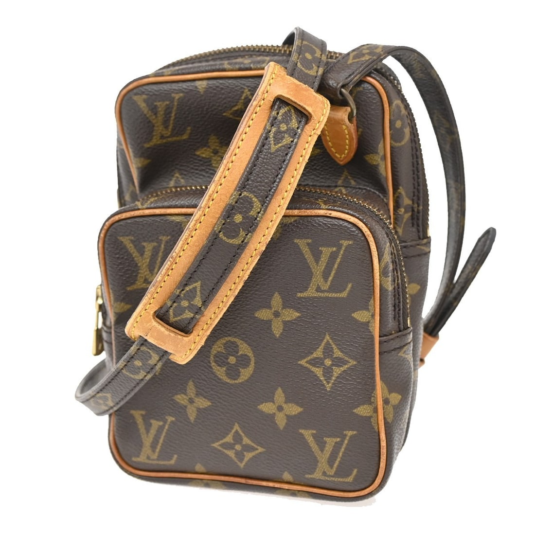 Louis Vuitton Monogram Canvas Amazone Crossbody Bag 12x18x9cm: Louis Vuitton Monogram Canvas Amazone Crossbody Bag 12x18x9cm This Louis Vuitton Amazone Bag features the iconic Monogram Canvas in brown, designed for women. It combines a compact size with classic s