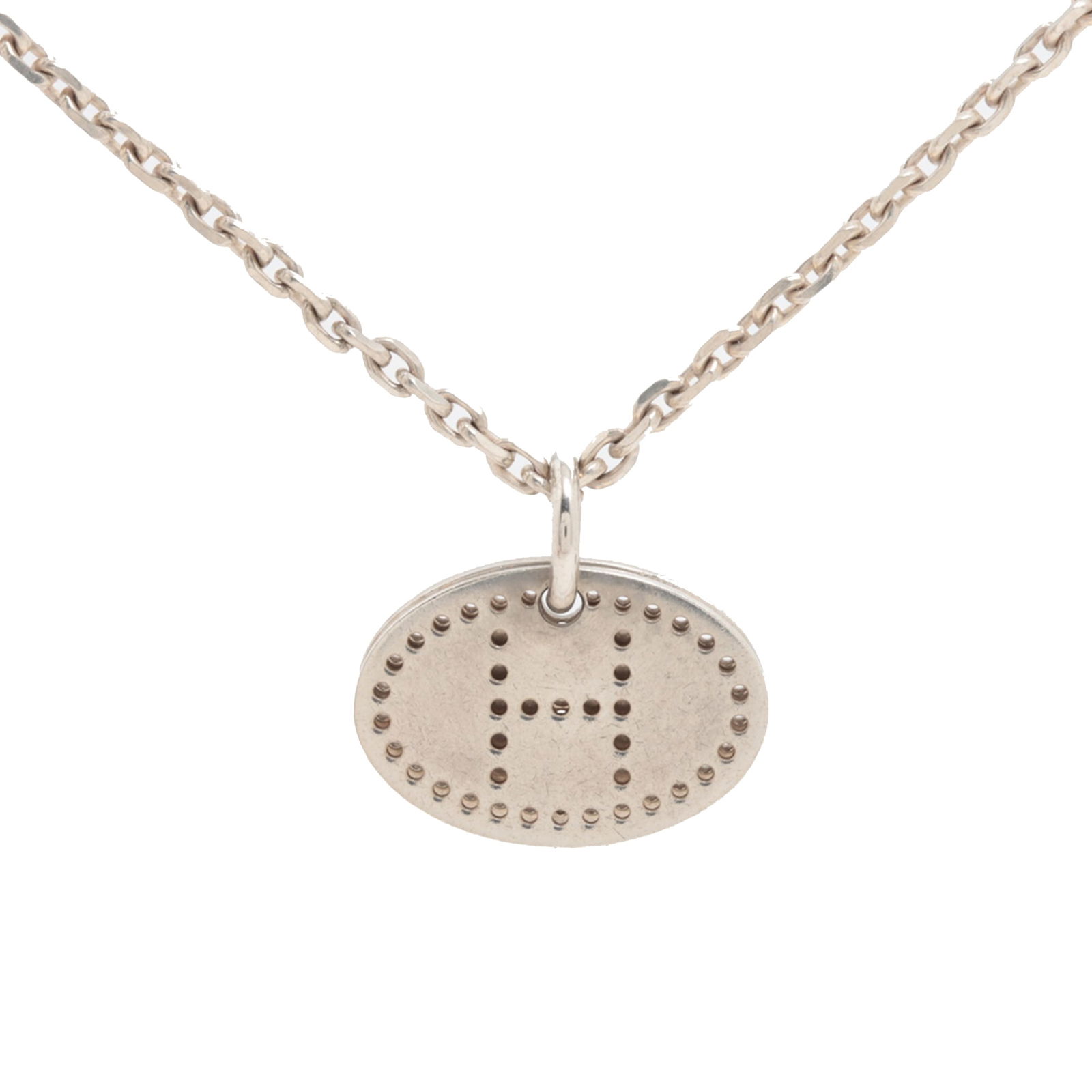 Hermes Sterling Silver Evelyne Eclipse Pendant Necklace 39.80cm: Hermes Sterling Silver Evelyne Eclipse Pendant Necklace 39.80cm This elegant Hermes Sterling Silver Evelyne Eclipse Pendant Necklace showcases a sleek sterling silver design, featuring a spring ring c