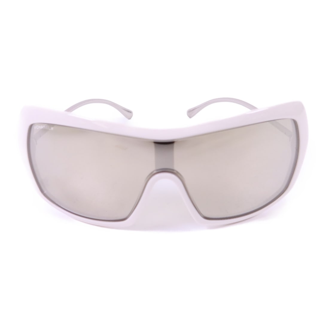 White PVC Shield Sunglasses CHANEL CC Model 71336A: White PVC Shield Sunglasses CHANEL CC Model 71336A This pair of CHANEL CC Shield sunglasses features a white frame and a contemporary design. Crafted with PVC material, these sunglasses offer a distin