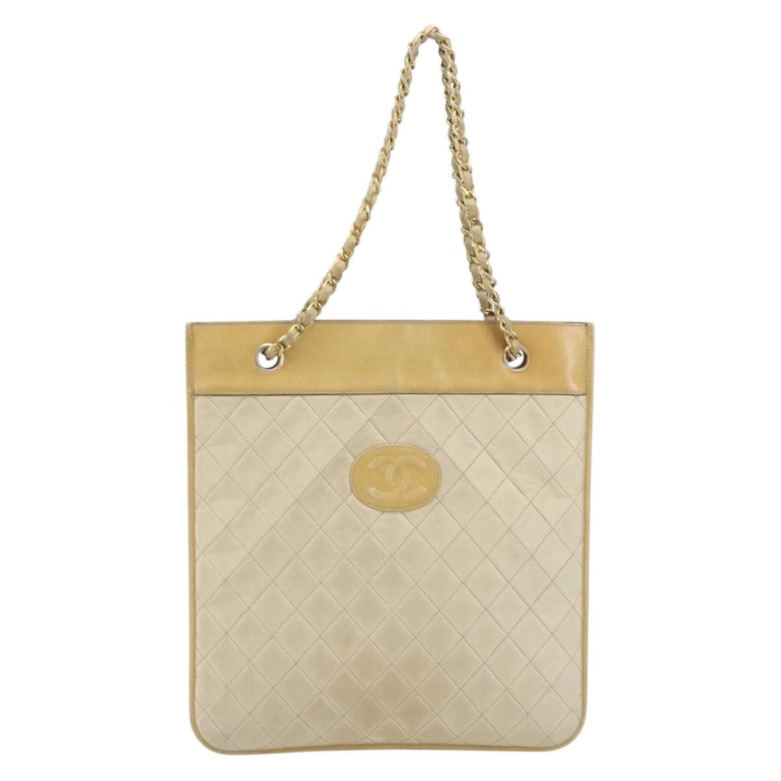 Beige Leather Chanel CC Purse 28cm x 29cm x 28cm: Beige Leather Chanel CC Purse 28cm x 29cm x 28cm This Chanel CC handbag is crafted from beige leather and designed for female use. It measures 28cm x 29cm x 28cm and was made in France. The bag shows