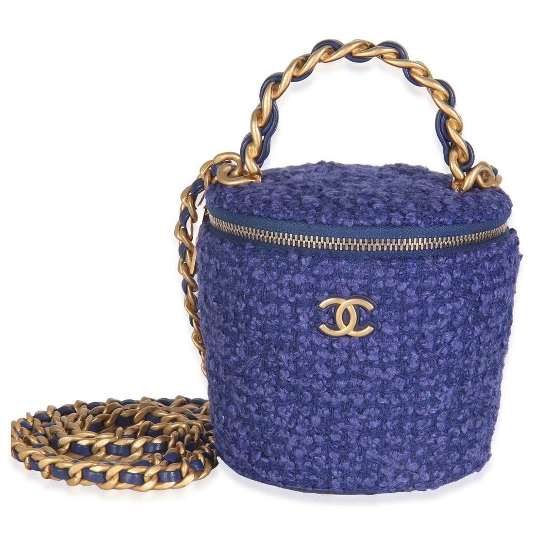 Chanel Blue Tweed Top Handle Vanity Case Gold-Tone 2021-2024: Chanel Blue Tweed Top Handle Vanity Case Gold-Tone 2021-2024 Elevate your style with this exquisite Chanel Blue Quilted Tweed Afternoon Tea Top Handle Vanity Case. Crafted in Italy, this chic handbag