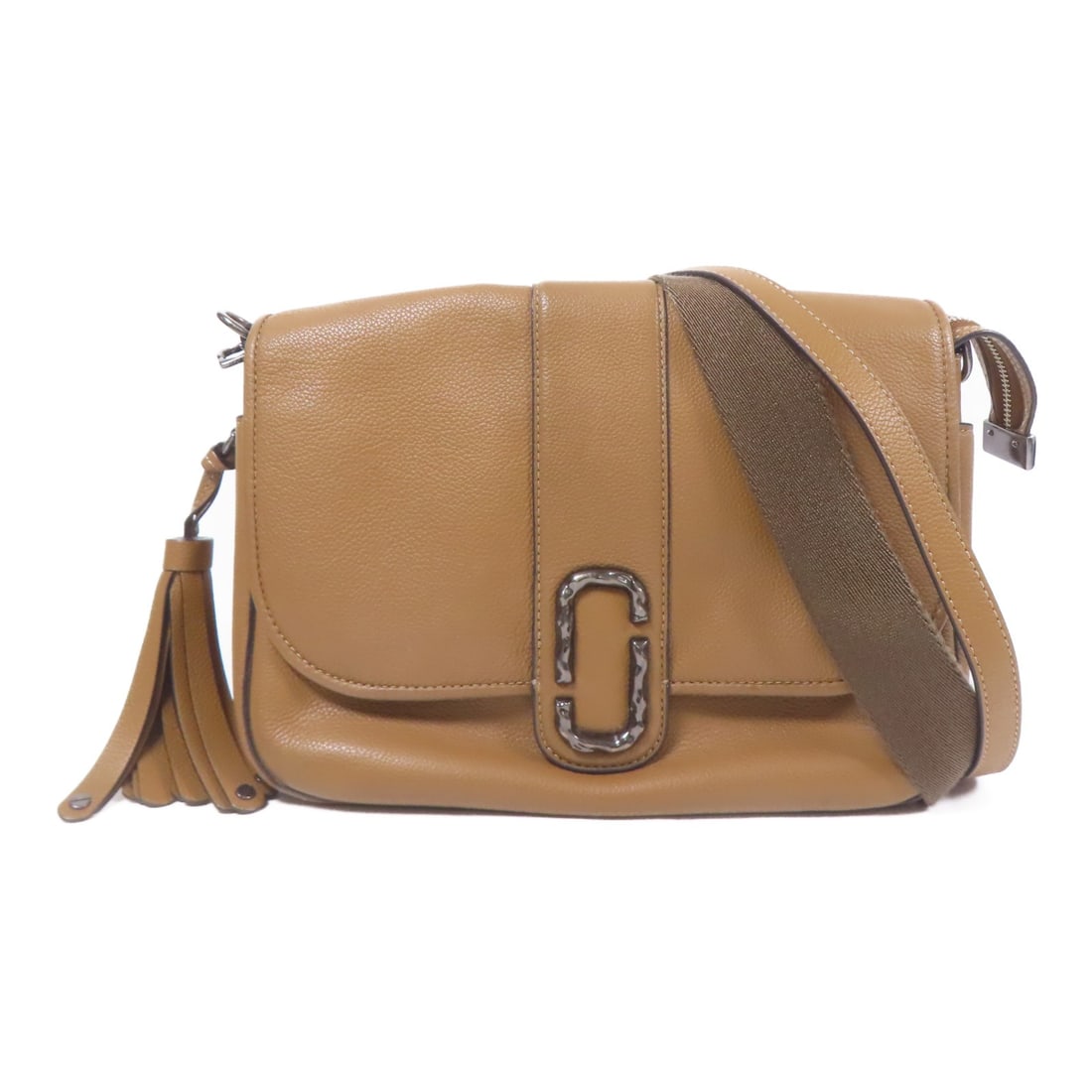 MARC JACOBS Brown Calfskin Leather Shoulder Bag: MARC JACOBS Brown Calfskin Leather Shoulder Bag This elegant MARC JACOBS shoulder bag is crafted from high-quality calfskin leather in a sophisticated brown hue. Designed for both style and functional