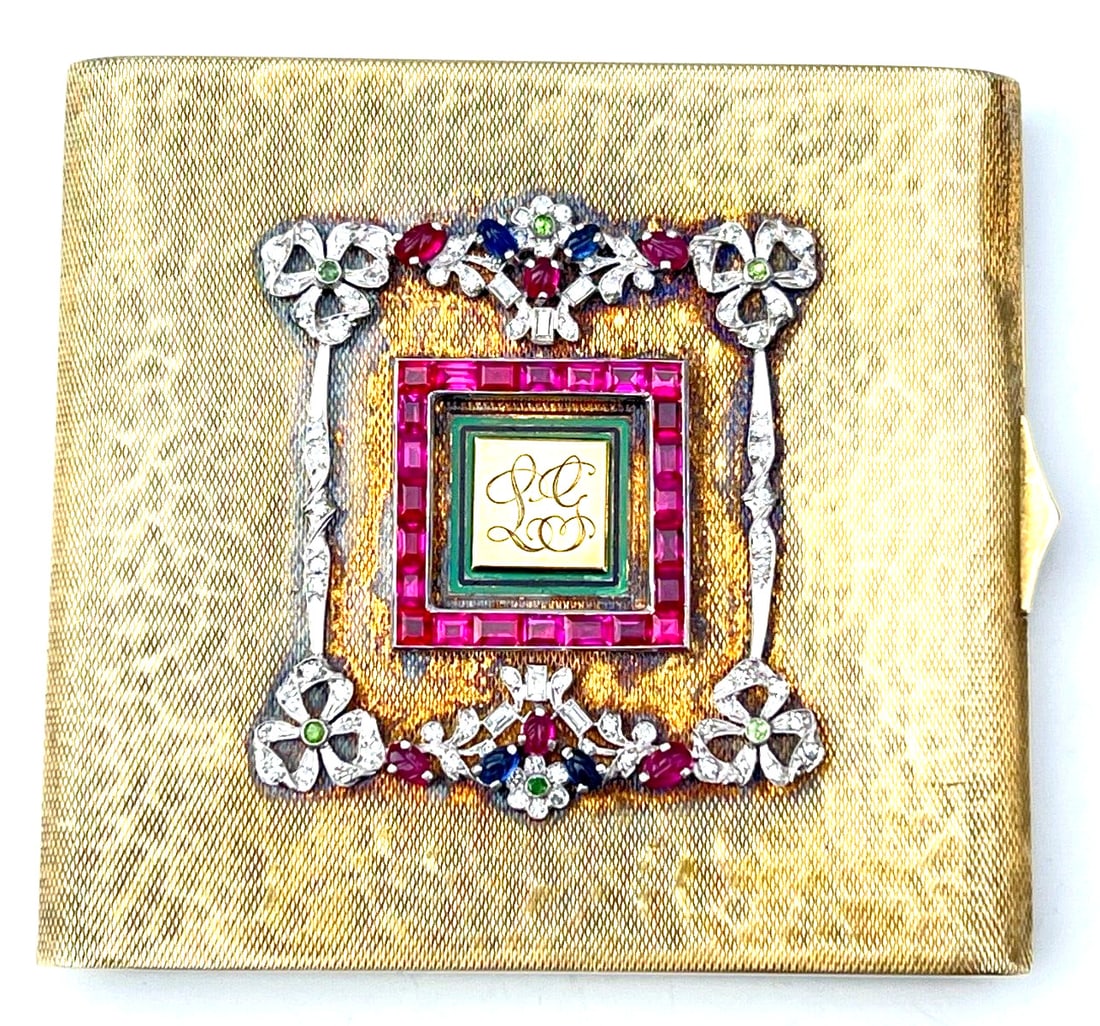 Clark Gable Carole Lombard Gift Paul Flato Gold Platinum Box Reproduction: Clark Gable Carole Lombard Gift Paul Flato Gold Platinum Box Reproduction This exquisite compact box, a remarkable piece of Hollywood memorabilia, was a cherished gift from actor Clark Gable to his wi