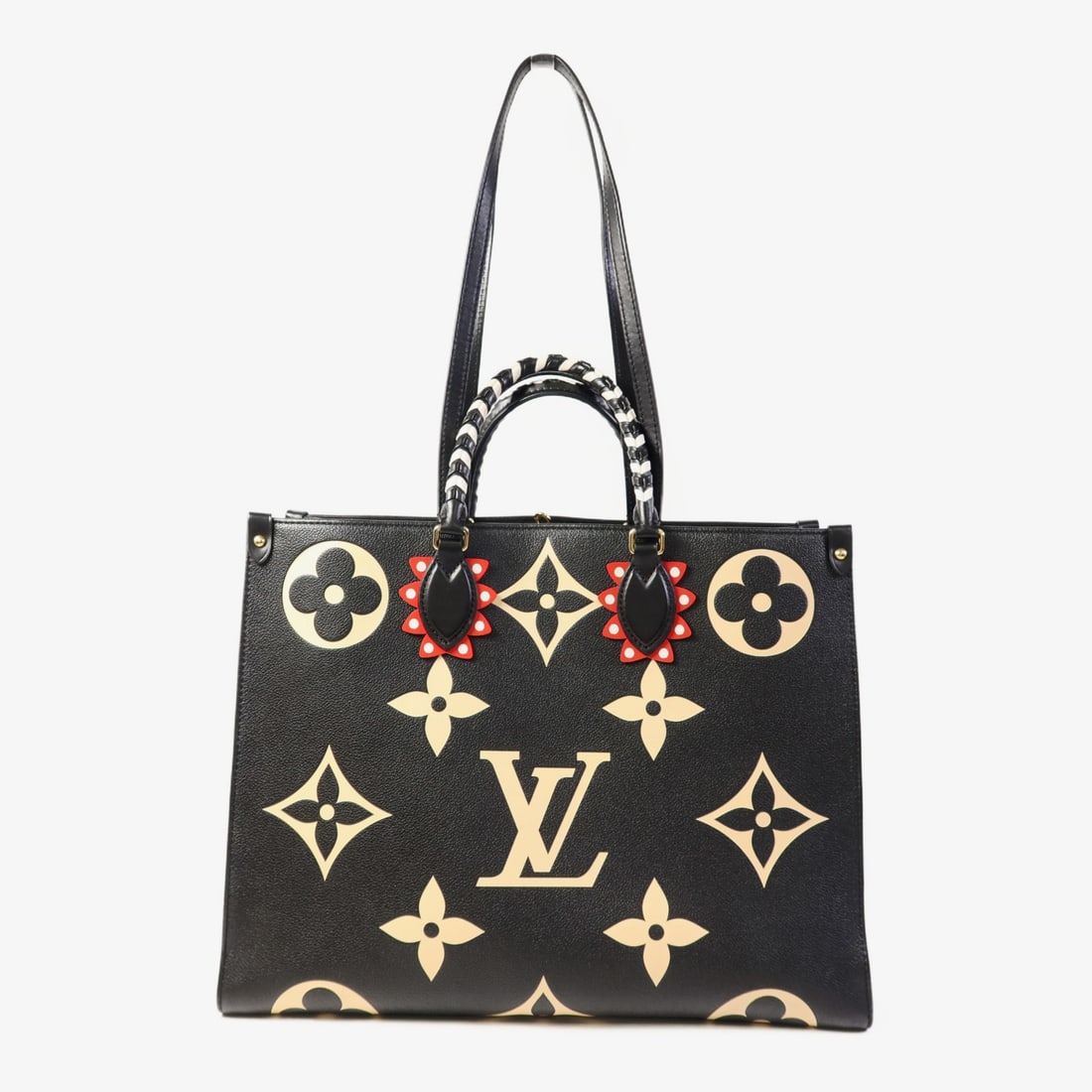 LOUIS VUITTON On The Go GM 2 Way Shoulder Bag M45373 Black Calfskin: LOUIS VUITTON On The Go GM 2 Way Shoulder Bag M45373 Black Calfskin This Louis Vuitton On The Go GM 2 Way Shoulder Bag is crafted from high-quality calfskin leather in a sleek black color. The bag fea