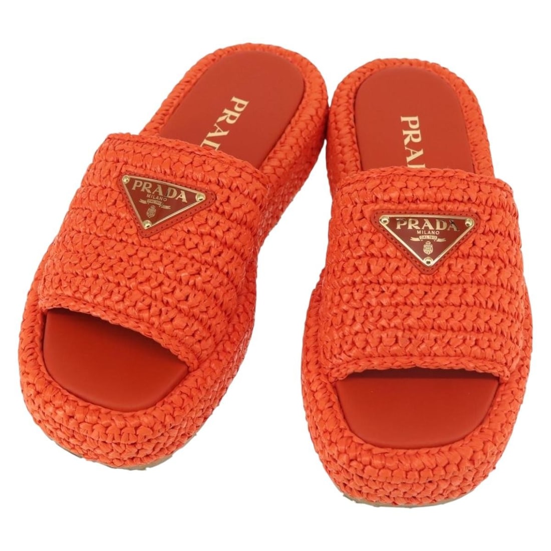 PRADA Orange PVC Leather Flat Form Sandals Auth 143606 Italy: PRADA Orange PVC Leather Flat Form Sandals Auth 143606 Italy Step into style with these PRADA Flat Form Sandals in vibrant orange, crafted from high-quality PVC leather. Designed for comfort and elega