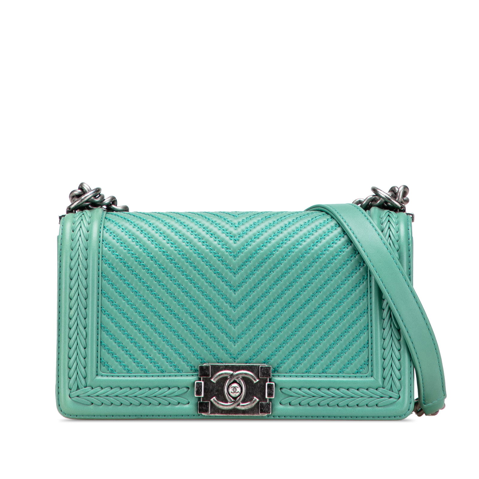 Chanel New Medium Green Braided Lambskin Boy Flap Handbag: Chanel New Medium Green Braided Lambskin Boy Flap Handbag Introducing the Chanel New Medium Braided Chevron Lambskin Boy Flap, a sophisticated and stylish handbag crafted from premium braided lambskin