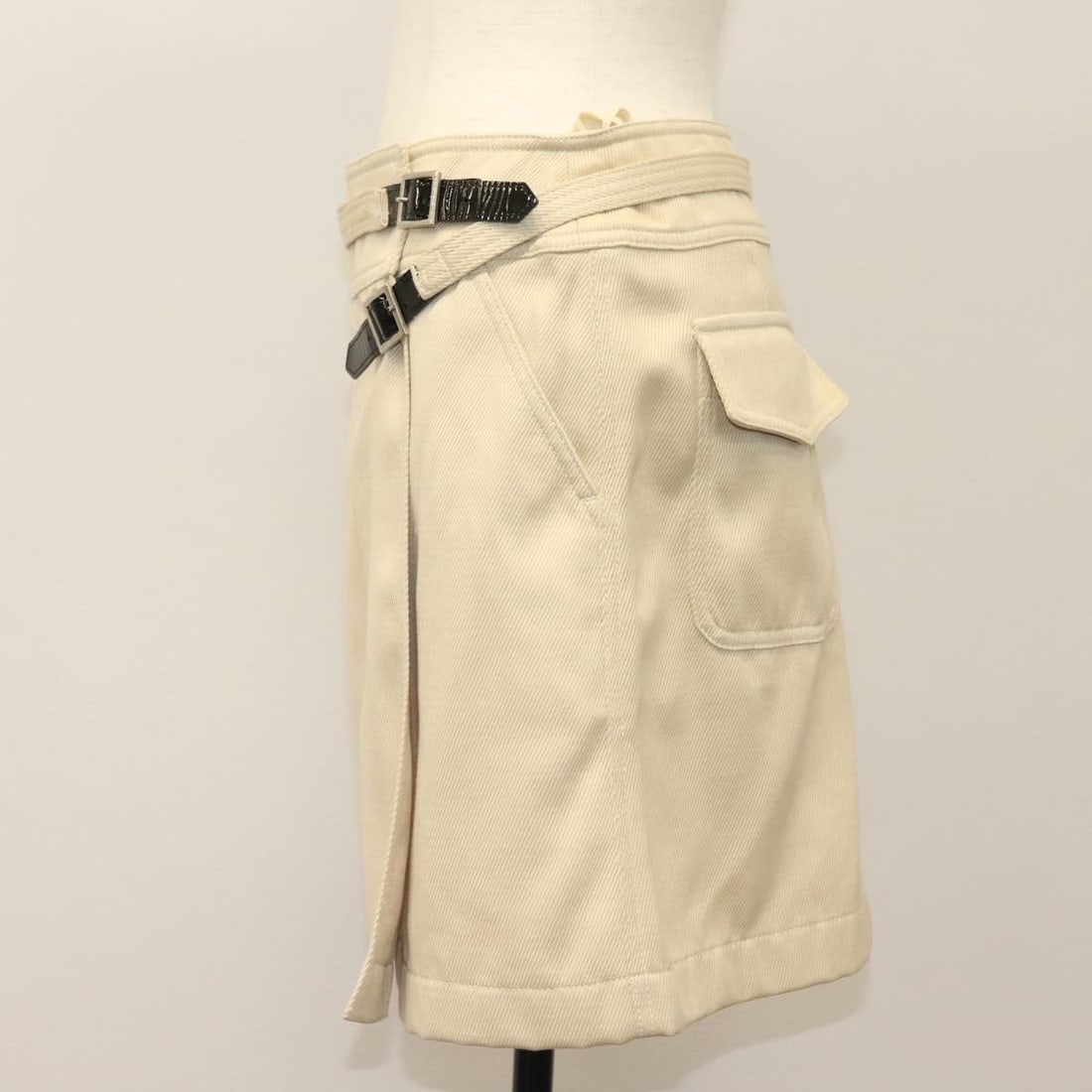 Authentic CHANEL Beige Canvas Skirt with CC Logo Made in Italy - 3