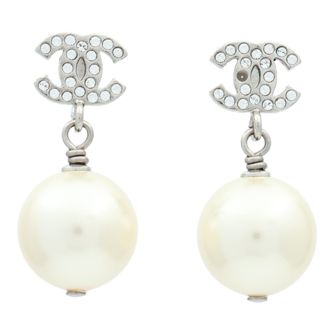 Chanel Pierced Earrings White and Silver Tone Metal With CC Logo: Chanel Pierced Earrings White and Silver Tone Metal With CC Logo These CHANEL CC earrings feature a stylish combination of metal and PVC in white and silver tones. Designed as pierced earrings, they d