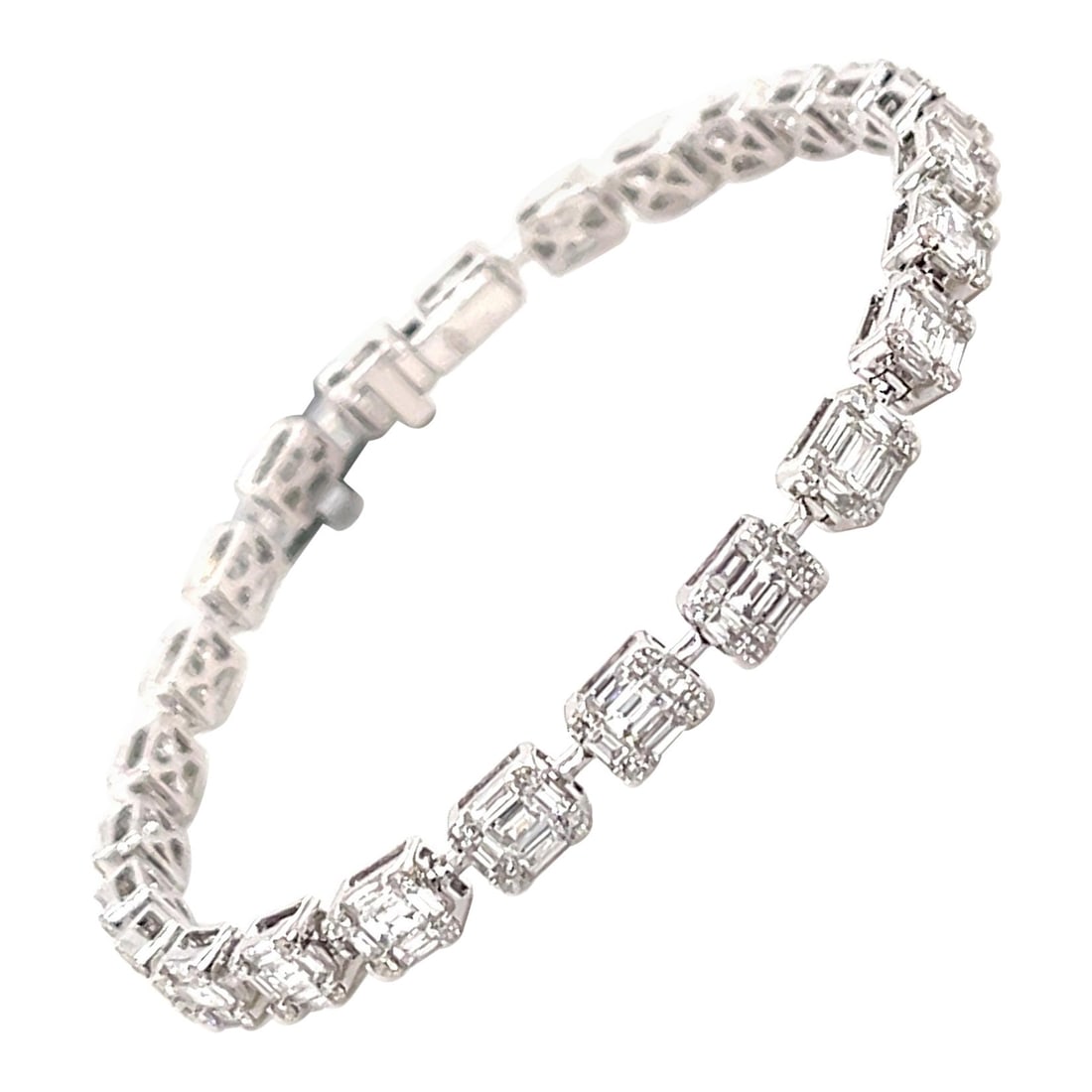 Harbor Diamonds Emerald Cut Diamond Tennis Bracelet 4.02 Carats 18K White Gold: Harbor Diamonds Emerald Cut Diamond Tennis Bracelet 4.02 Carats 18K White Gold This elegant tennis bracelet features an exquisite design crafted from 18K white gold. It showcases an impressive total o