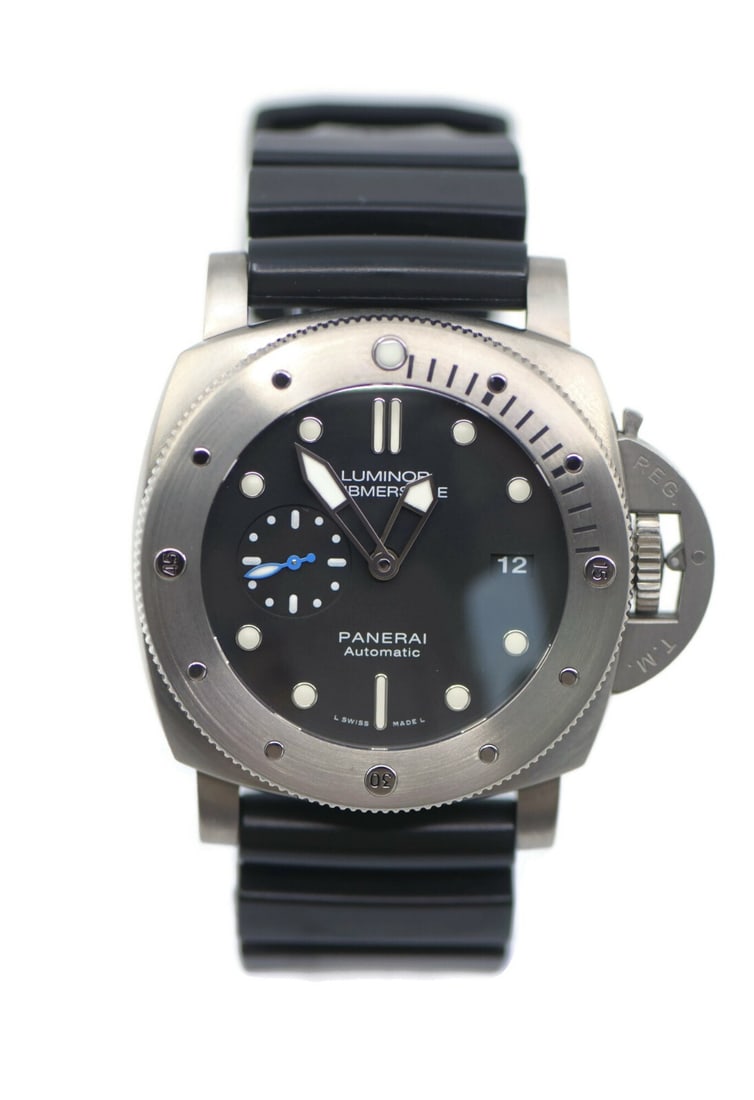 Panerai Luminor Submersible PAM1305 Titanium 47mm Watch with Box and Papers: Panerai Luminor Submersible PAM1305 Titanium 47mm Watch with Box and Papers Experience the robustness and elegance of the Panerai Luminor Submersible 3 Days Titanium Watch PAM1305. This wristwatch fea