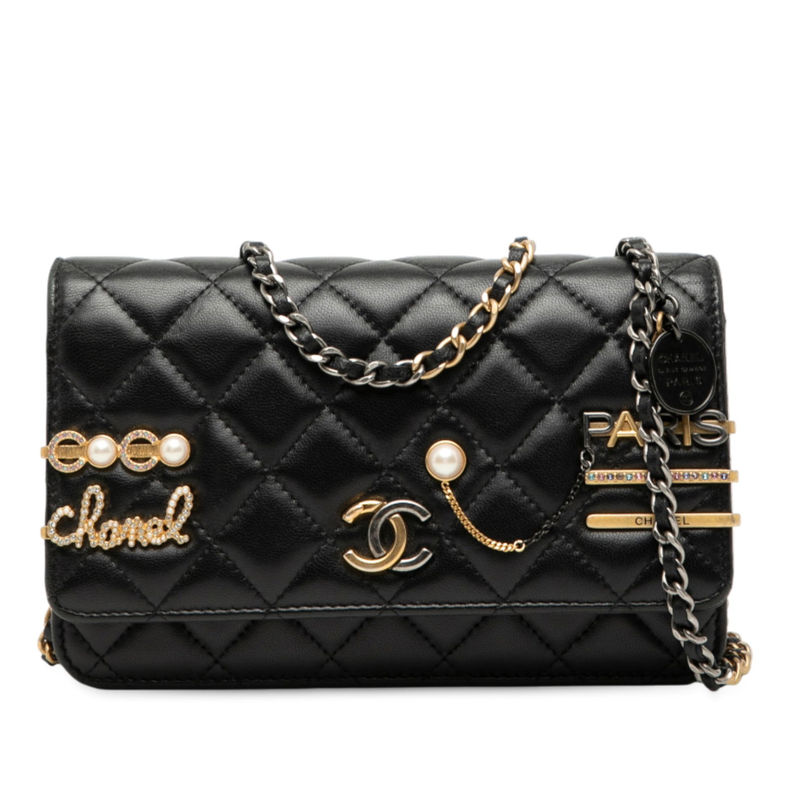 Chanel CC Quilted Lambskin Coco Clips Black Wallet on Chain: Chanel CC Quilted Lambskin Coco Clips Black Wallet on Chain The Chanel CC Quilted Lambskin Coco Clips Wallet on Chain is a stylish accessory crafted from luxurious quilted lambskin leather. This walle