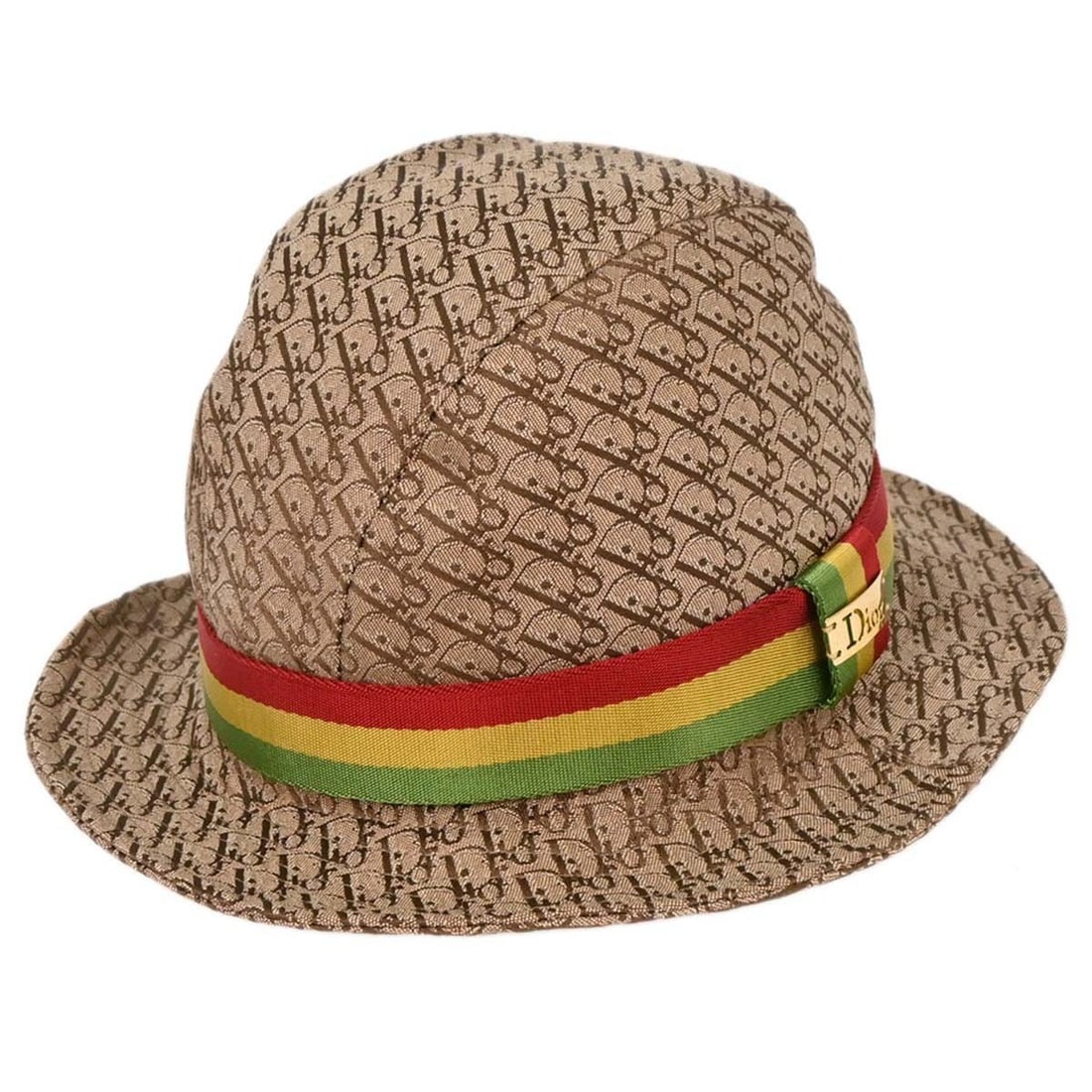 Christian Dior Beige Trotter Hat #57 Casual Logo: Christian Dior Beige Trotter Hat #57 Casual Logo Elevate your casual style with this Christian Dior Trotter Hat in a sophisticated beige hue. Designed for all seasons, this hat features a blend of 49%