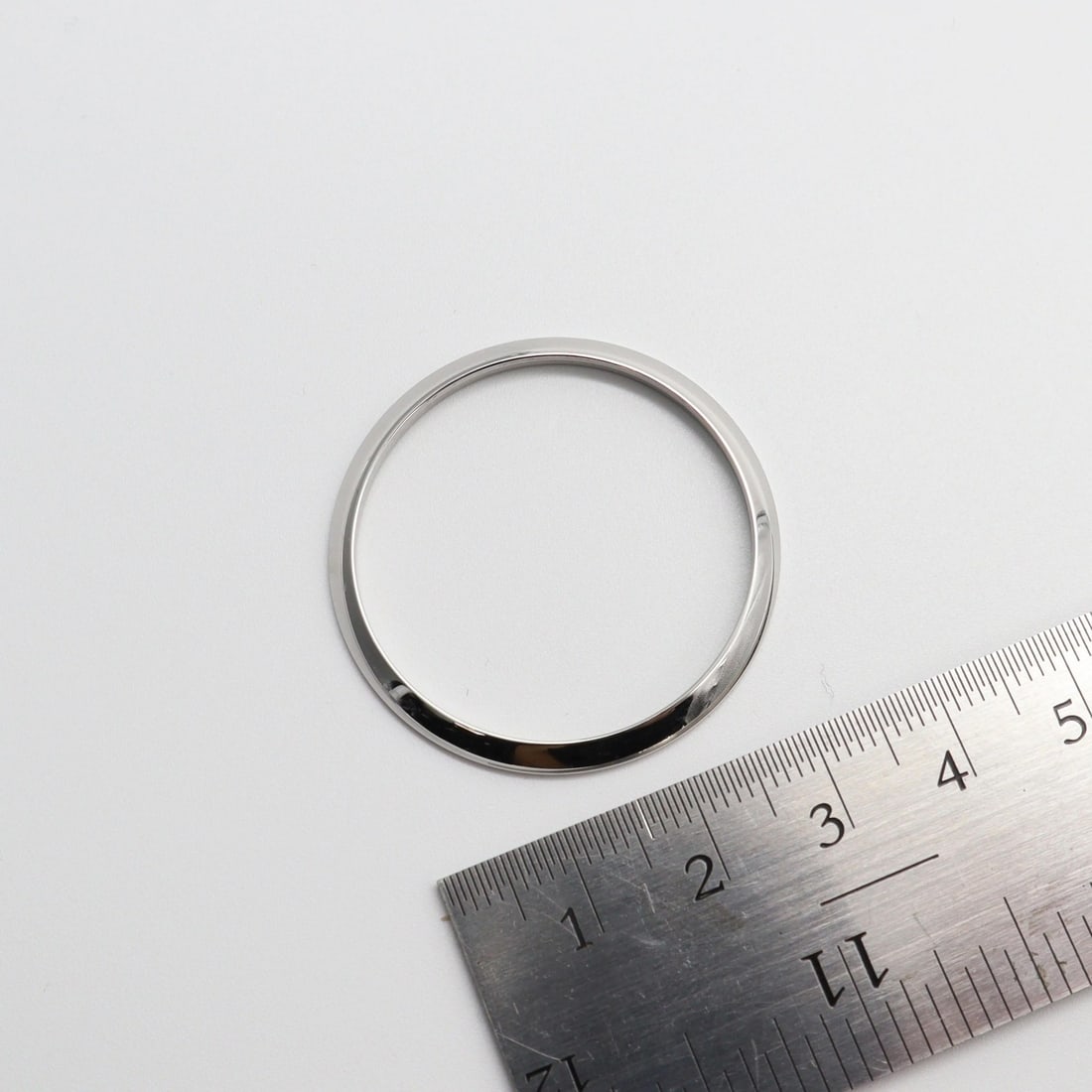 Rolex 34MM Oyster Date Stainless Steel Bezel Models 15200 15000: Rolex 34MM Oyster Date Stainless Steel Bezel Models 15200 15000 Enhance your Rolex Oyster Date watch with this authentic Rolex 34MM Bezel. Crafted from high-quality stainless steel, this luxury bezel