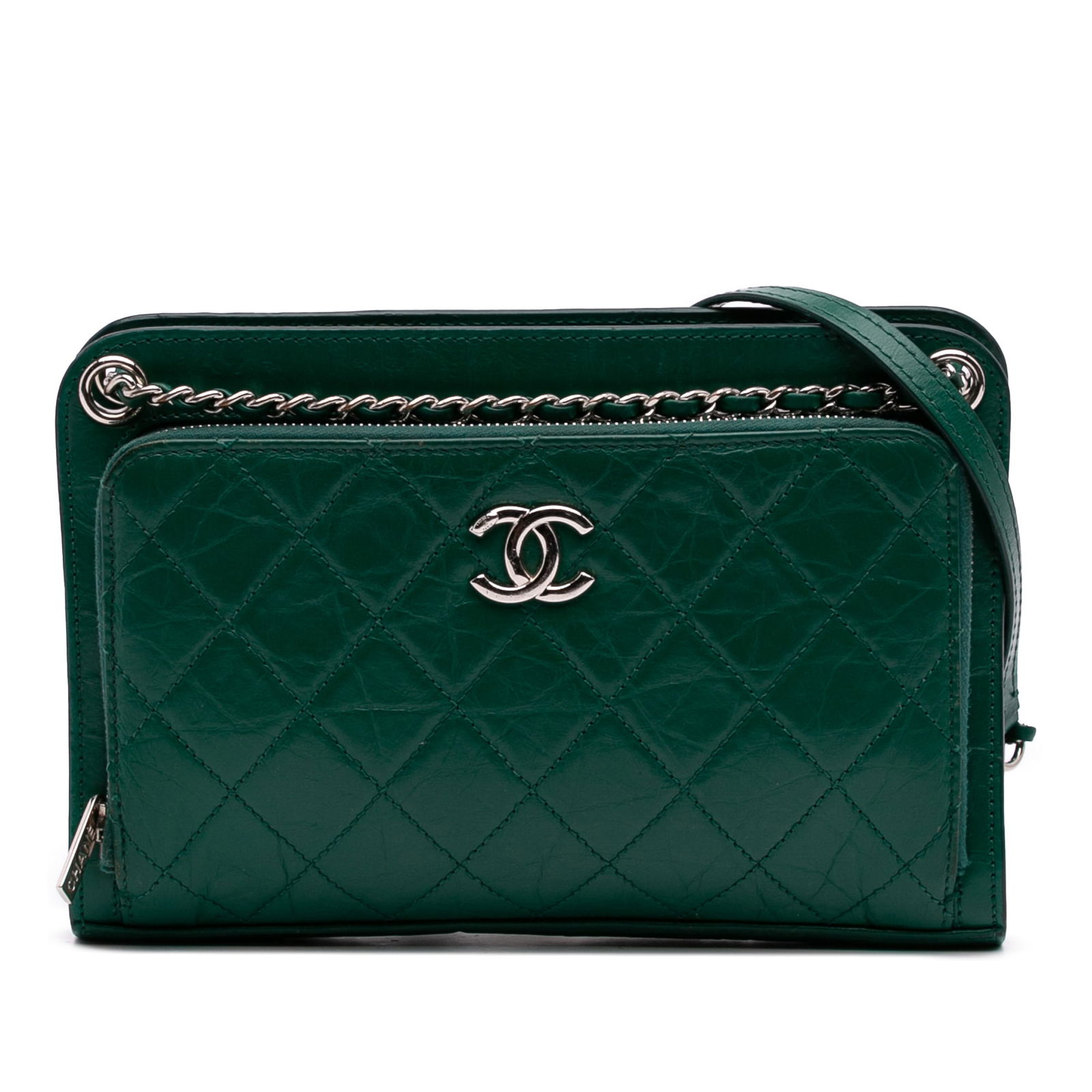 Chanel Green CC Quilted Calfskin Crossbody Bag with Front Pocket: Chanel Green CC Quilted Calfskin Crossbody Bag with Front Pocket This stylish Chanel crossbody bag showcases a luxurious quilted crinkled calfskin leather body, perfect for adding a touch of elegance