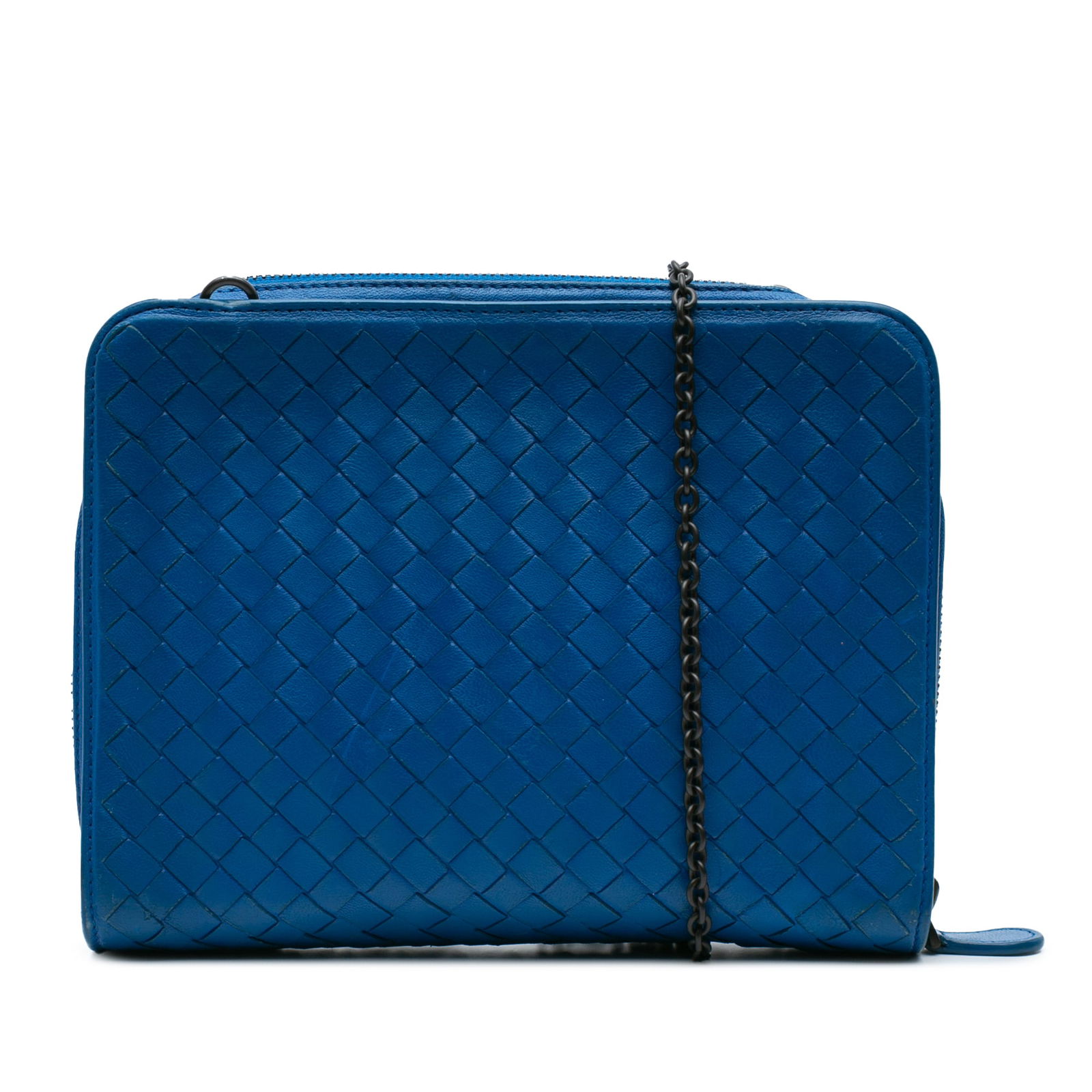 Bottega Veneta Blue Nappa Intrecciato Wallet on Chain: Bottega Veneta Blue Nappa Intrecciato Wallet on Chain Introducing the Bottega Veneta Nappa Intrecciato Zip Around Wallet On Chain, a chic accessory that combines elegance and functionality. This styli