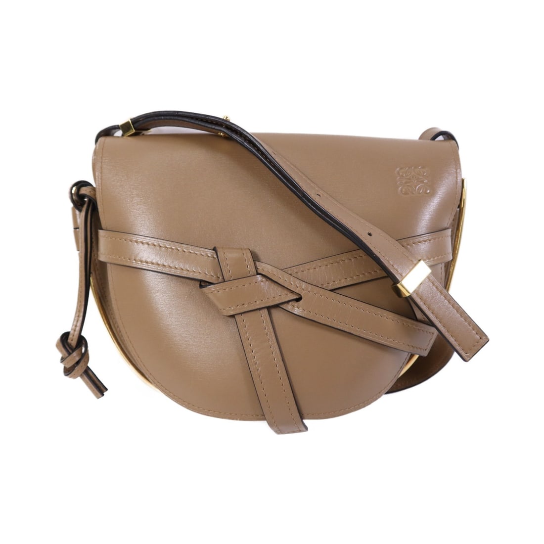 Loewe Gate Shoulder Bag Beige Calfskin with Gold Hardware: Loewe Gate Shoulder Bag Beige Calfskin with Gold Hardware This LOEWE Gate shoulder bag features a beige calfskin leather exterior and a classic, versatile design. Made in Spain, the bag offers a regul