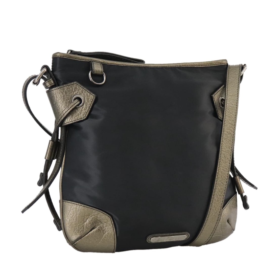 Vintage Burberry Nylon Shoulder Bag for Women Black: Vintage Burberry Nylon Shoulder Bag for Women Black This Burberry vintage shoulder bag for women is crafted from black nylon and features a spacious design. It shows signs of wear including surface ru