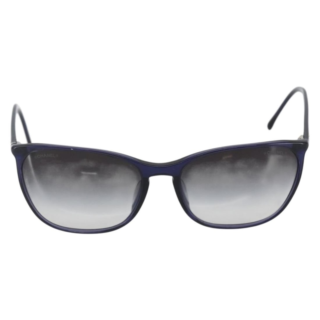 Navy Plastic Sunglasses with Chanel CC Logo for Women: Navy Plastic Sunglasses with Chanel CC Logo for Women Navy plastic Chanel Logo CC sunglasses designed for women, featuring metal fittings. The sunglasses are in good condition with slight rubbing on t
